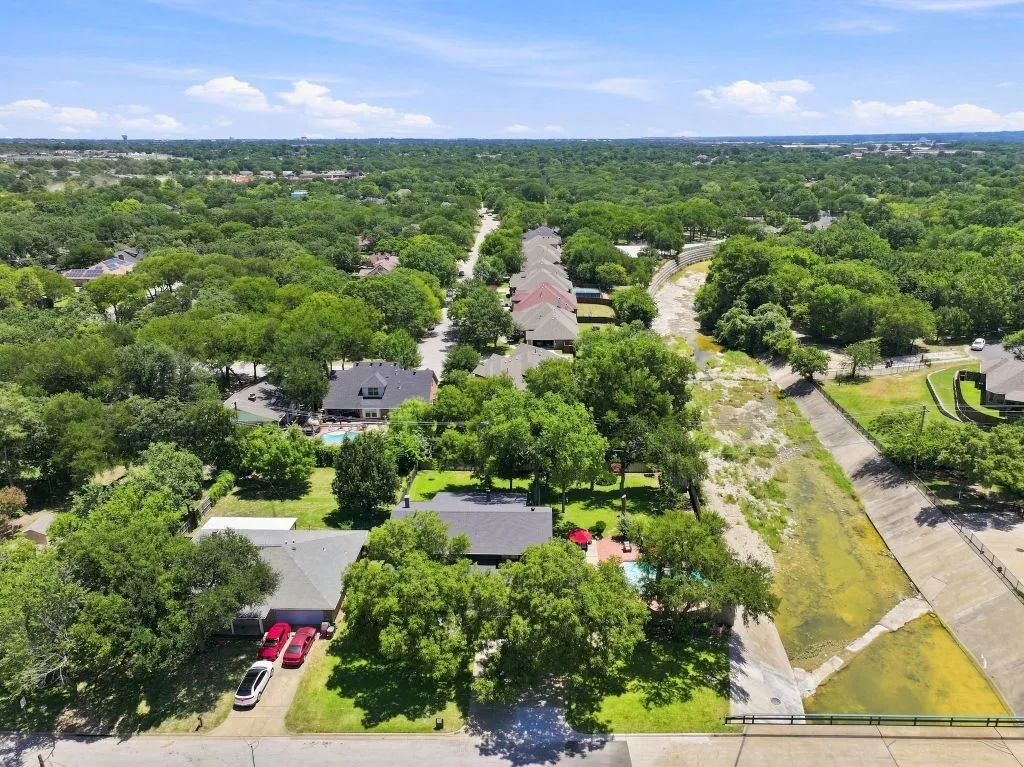 Single Family Residence For Sale in Tarrant County , 408 Arcadia Street, Hurst, Texas 76053, 3 Bedroom, 4 Bathroom, 3 Garage spaces, 3,911 Sqft, built in 1976, mls#21347334, Real Estate Agent in Hurst, Homes For Sale in Tarrant county, Homes For Sale in Hurst, Realtor in Hurst Texas, Real Estate Brokerage Independent Realty Texas, Luminita Cordes Realtor