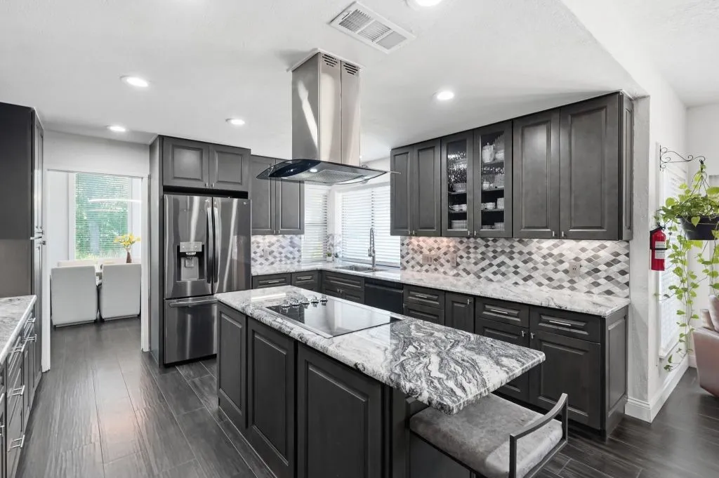 Single Family Residence For Sale in Tarrant County , 408 Arcadia Street, Hurst, Texas 76053, 3 Bedroom, 4 Bathroom, 3 Garage spaces, 3,911 Sqft, built in 1976, mls#21347334, Real Estate Agent in Hurst, Homes For Sale in Tarrant county, Homes For Sale in Hurst, Realtor in Hurst Texas, Real Estate Brokerage Independent Realty Texas, Luminita Cordes Realtor