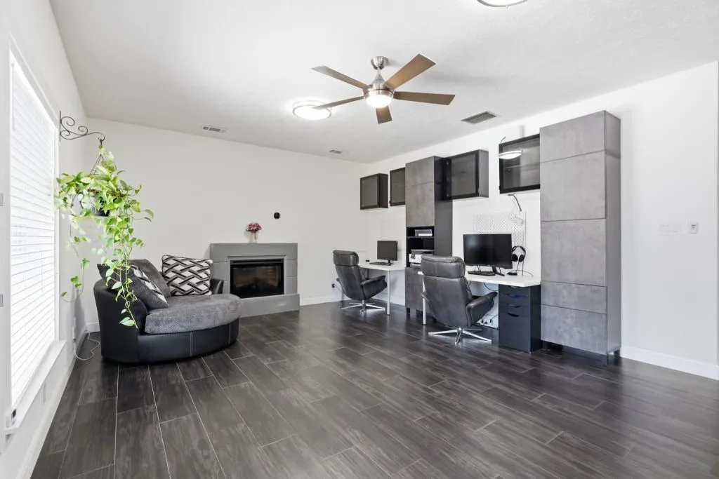 Single Family Residence For Sale in Tarrant County , 408 Arcadia Street, Hurst, Texas 76053, 3 Bedroom, 4 Bathroom, 3 Garage spaces, 3,911 Sqft, built in 1976, mls#21347334, Real Estate Agent in Hurst, Homes For Sale in Tarrant county, Homes For Sale in Hurst, Realtor in Hurst Texas, Real Estate Brokerage Independent Realty Texas, Luminita Cordes Realtor