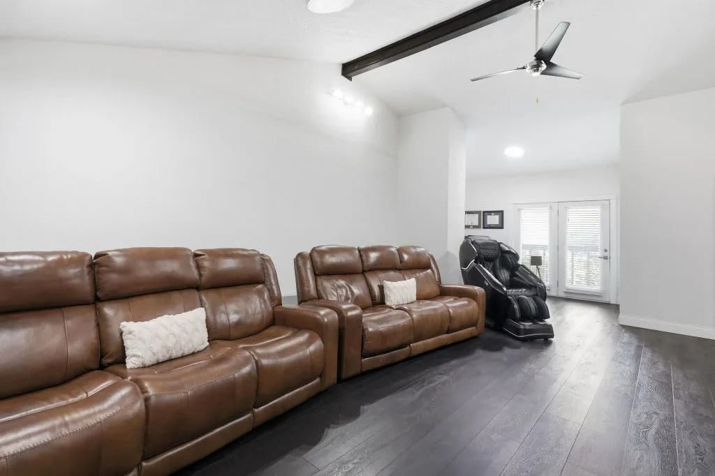 Single Family Residence For Sale in Tarrant County , 408 Arcadia Street, Hurst, Texas 76053, 3 Bedroom, 4 Bathroom, 3 Garage spaces, 3,911 Sqft, built in 1976, mls#21347334, Real Estate Agent in Hurst, Homes For Sale in Tarrant county, Homes For Sale in Hurst, Realtor in Hurst Texas, Real Estate Brokerage Independent Realty Texas, Luminita Cordes Realtor