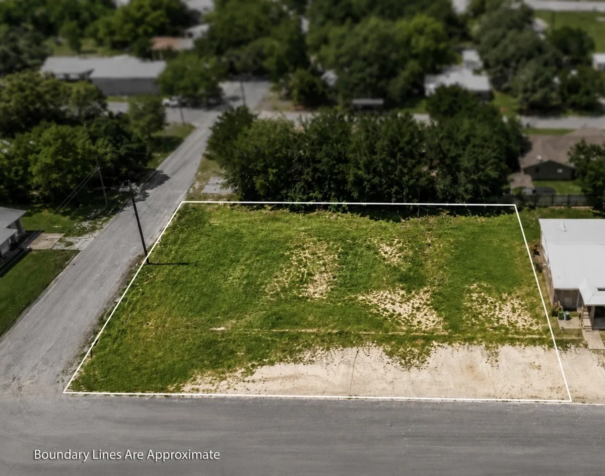 Quadruplex For Sale in Erath County , 811 W Oak, Stephenville, Texas 76401, 12 Bedrooms, 12 Bathrooms, 1 Garage spaces, 0 Sqft, built in 2027, Price $1,349,000, mls#21347278, Real Estate Agent in Stephenville, Homes For Sale in Erath county, Homes For Sale in Stephenville, Realtor in Stephenville Texas, Real Estate Brokerage Independent Realty Texas, Luminita Cordes Realtor