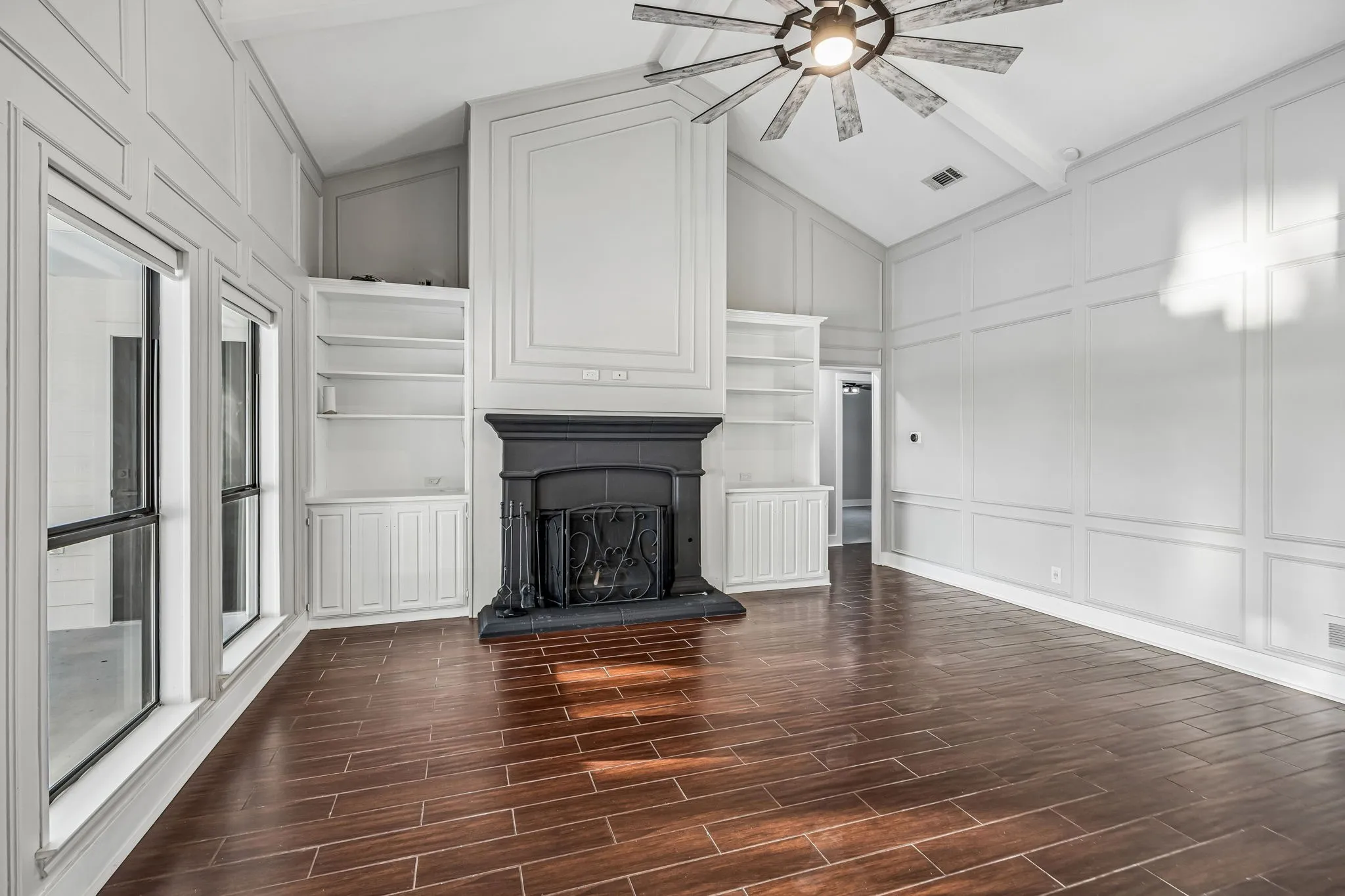 Single Family Residence For Sale in Rockwall County , 1695 Plummer Drive, Rockwall, Texas 75087, 5 Bedroom, 3 Bathroom, 2 Garage spaces, 2,479 Sqft, built in 1985, mls#21347022, Real Estate Agent in Rockwall, Homes For Sale in Rockwall county, Homes For Sale in Rockwall, Realtor in Rockwall Texas, Real Estate Brokerage Independent Realty Texas, Luminita Cordes Realtor