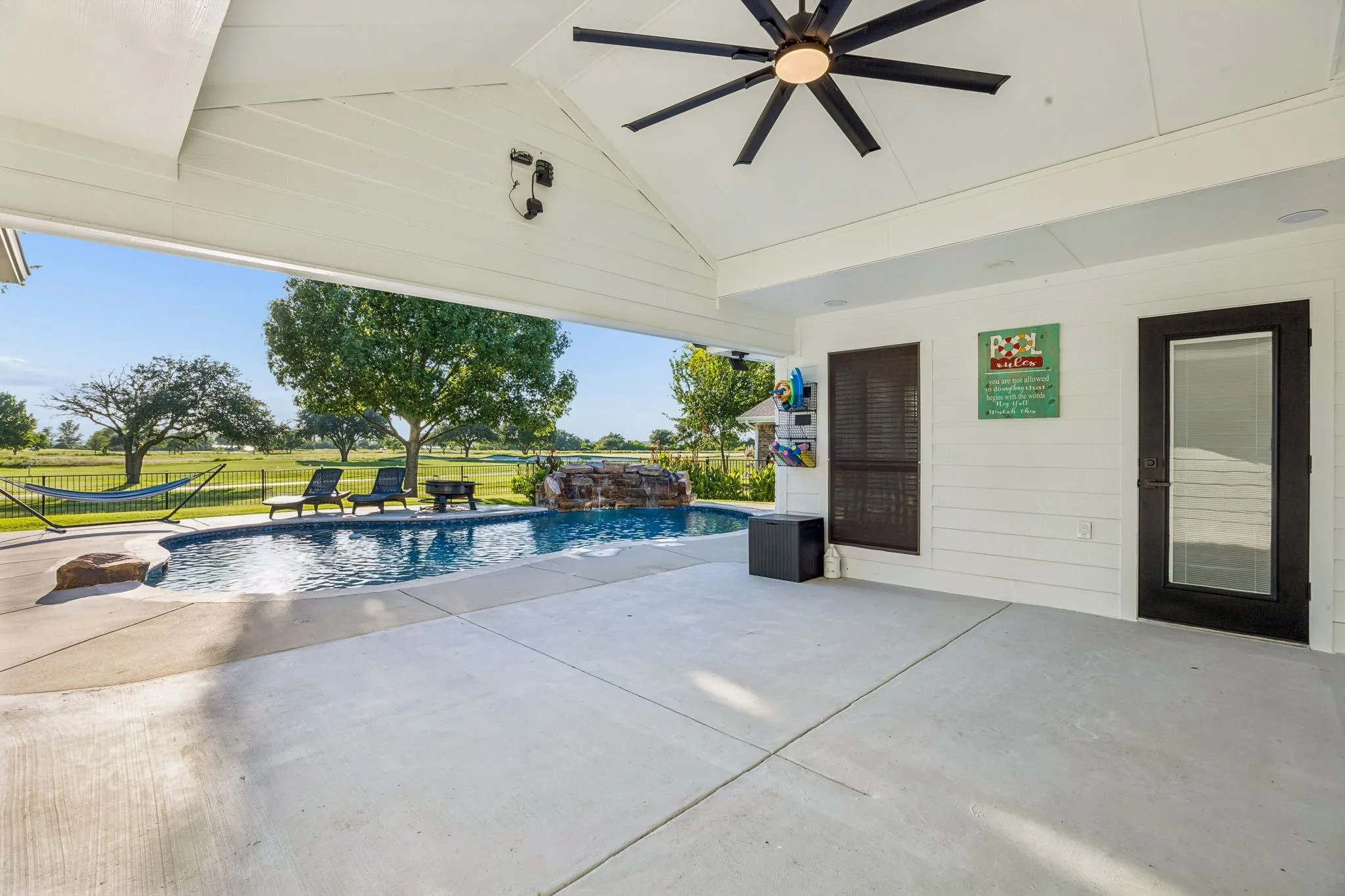 Single Family Residence For Sale in Rockwall County , 1695 Plummer Drive, Rockwall, Texas 75087, 5 Bedroom, 3 Bathroom, 2 Garage spaces, 2,479 Sqft, built in 1985, mls#21347022, Real Estate Agent in Rockwall, Homes For Sale in Rockwall county, Homes For Sale in Rockwall, Realtor in Rockwall Texas, Real Estate Brokerage Independent Realty Texas, Luminita Cordes Realtor