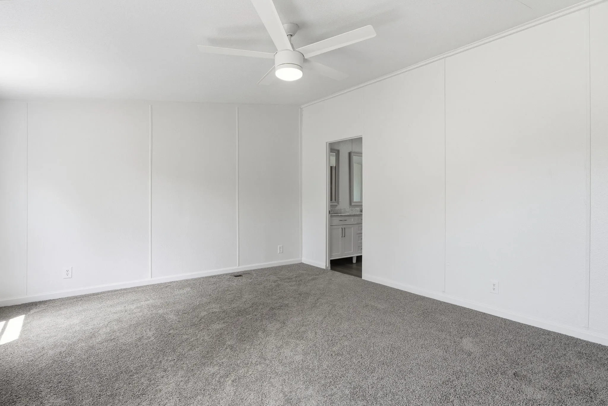 Single Family Residence For Sale in Smith County , 2621 Cotten Road, Tyler, Texas 75704, 4 Bedrooms, 2 Bathrooms, Garage spaces, 2,128 Sqft, built in 2012, Price $259,000, mls#21317667, Real Estate Agent in Tyler, Homes For Sale in Smith county, Homes For Sale in Tyler, Realtor in Tyler Texas, Real Estate Brokerage Independent Realty Texas, Luminita Cordes Realtor