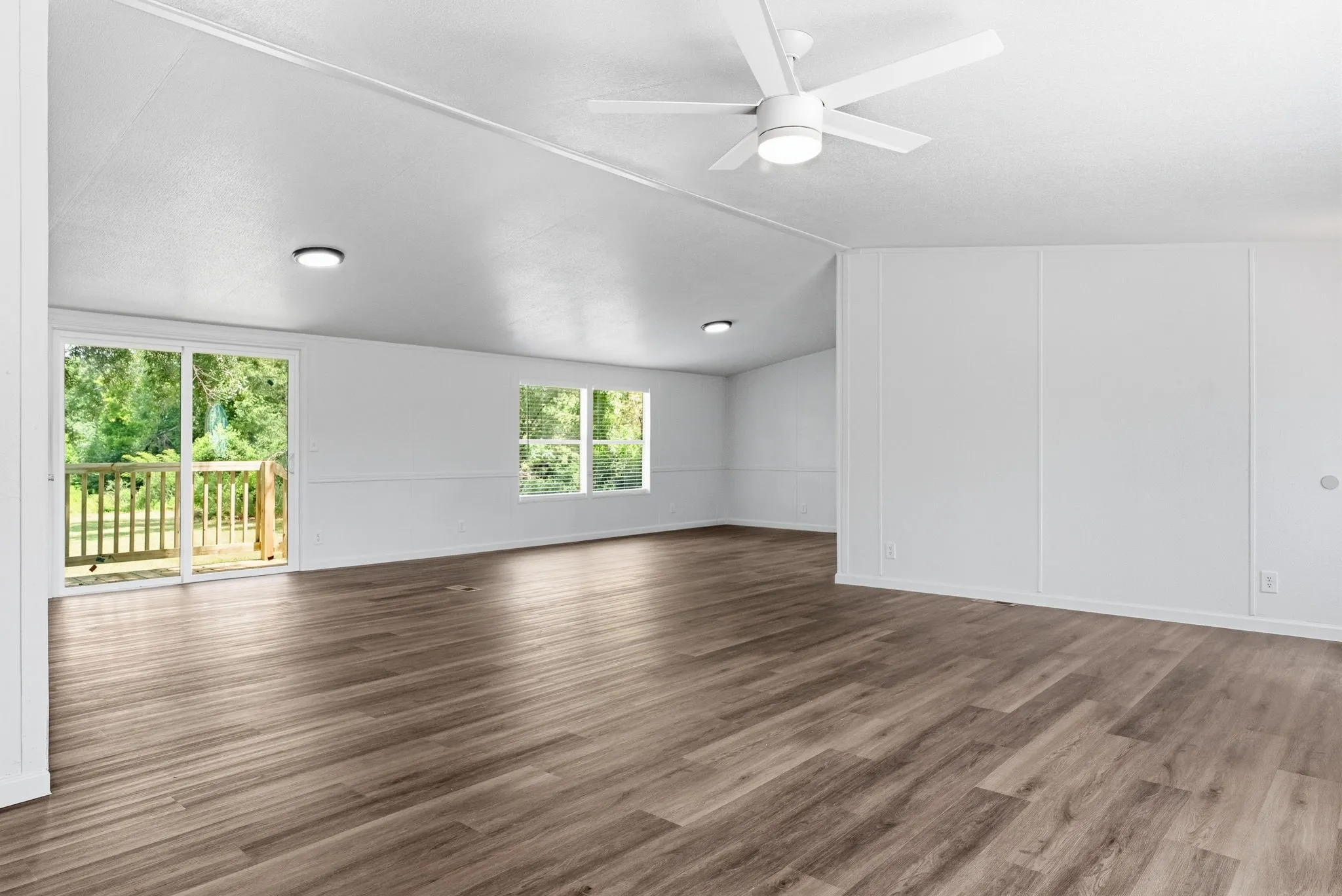 Single Family Residence For Sale in Smith County , 2621 Cotten Road, Tyler, Texas 75704, 4 Bedrooms, 2 Bathrooms, Garage spaces, 2,128 Sqft, built in 2012, Price $259,000, mls#21317667, Real Estate Agent in Tyler, Homes For Sale in Smith county, Homes For Sale in Tyler, Realtor in Tyler Texas, Real Estate Brokerage Independent Realty Texas, Luminita Cordes Realtor