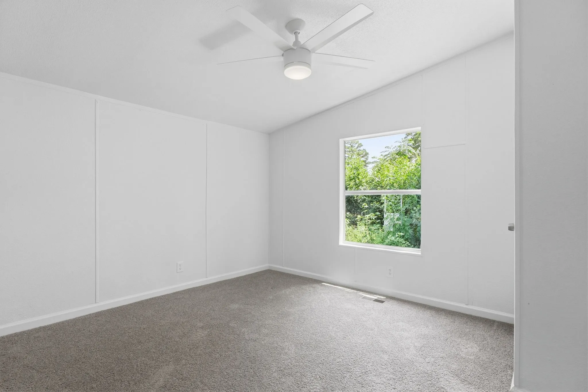 Single Family Residence For Sale in Smith County , 2621 Cotten Road, Tyler, Texas 75704, 4 Bedrooms, 2 Bathrooms, Garage spaces, 2,128 Sqft, built in 2012, Price $259,000, mls#21317667, Real Estate Agent in Tyler, Homes For Sale in Smith county, Homes For Sale in Tyler, Realtor in Tyler Texas, Real Estate Brokerage Independent Realty Texas, Luminita Cordes Realtor
