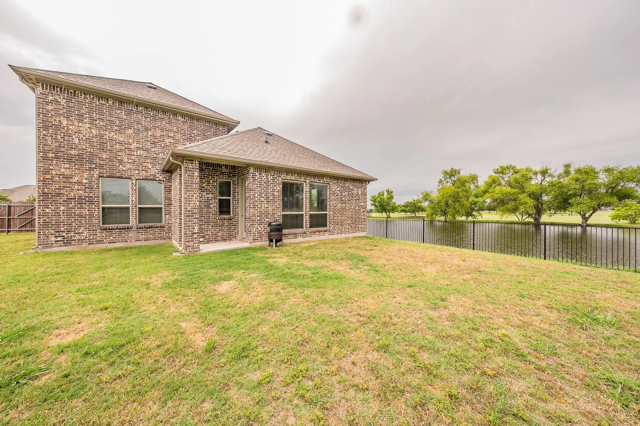 Single Family Residence For Sale in Rockwall County , 2304 Llano Drive, Royse City, Texas 75189, 4 Bedroom, 3 Bathroom, 2 Garage spaces, 2,817 Sqft, built in 2019, mls#21347366, Real Estate Agent in Royse City, Homes For Sale in Rockwall county, Homes For Sale in Royse City, Realtor in Royse City Texas, Real Estate Brokerage Independent Realty Texas, Luminita Cordes Realtor