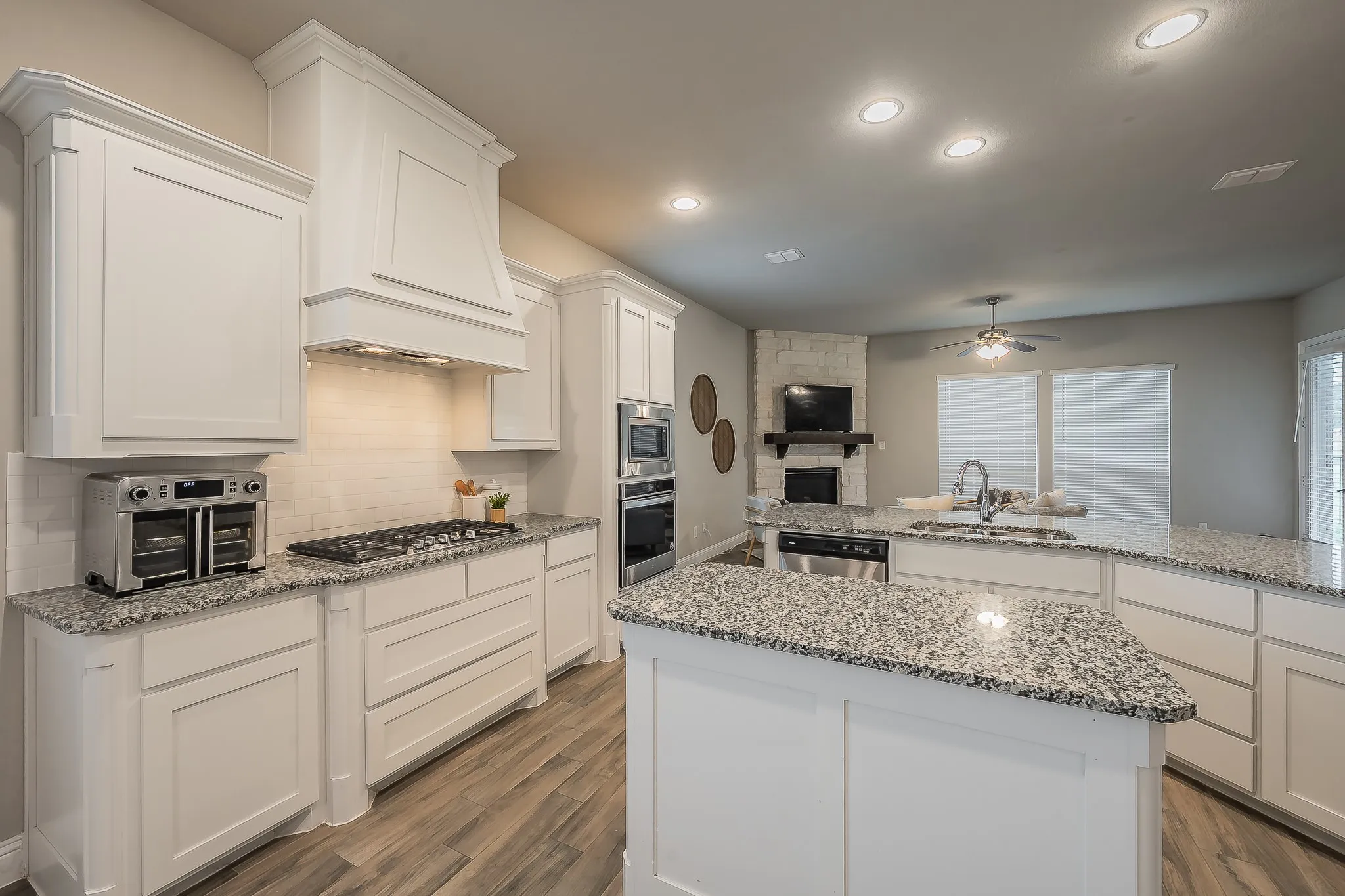 Single Family Residence For Sale in Rockwall County , 2304 Llano Drive, Royse City, Texas 75189, 4 Bedroom, 3 Bathroom, 2 Garage spaces, 2,817 Sqft, built in 2019, mls#21347366, Real Estate Agent in Royse City, Homes For Sale in Rockwall county, Homes For Sale in Royse City, Realtor in Royse City Texas, Real Estate Brokerage Independent Realty Texas, Luminita Cordes Realtor