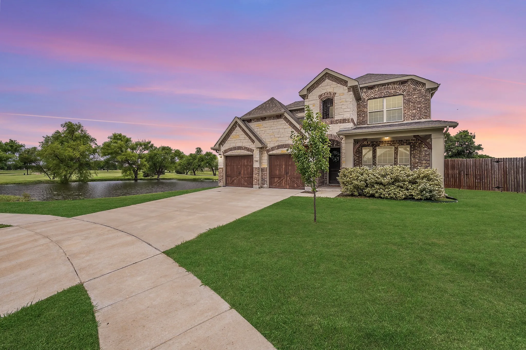 Single Family Residence For Sale in Rockwall County , 2304 Llano Drive, Royse City, Texas 75189, 4 Bedroom, 3 Bathroom, 2 Garage spaces, 2,817 Sqft, built in 2019, mls#21347366, Real Estate Agent in Royse City, Homes For Sale in Rockwall county, Homes For Sale in Royse City, Realtor in Royse City Texas, Real Estate Brokerage Independent Realty Texas, Luminita Cordes Realtor