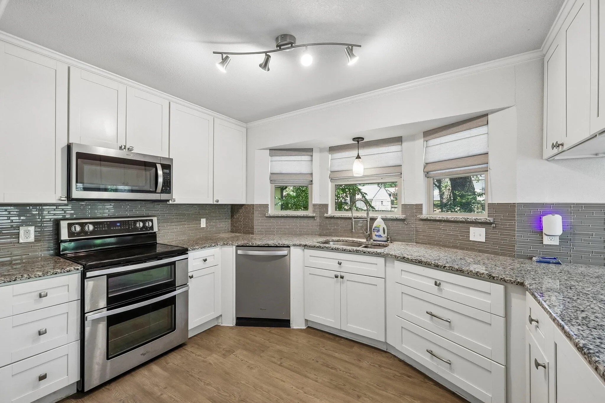 Single Family Residence For Sale in Tarrant County , 6833 Parkwood Drive, North Richland Hills, Texas 76182, 6 Bedroom, 3 Bathroom, 2 Garage spaces, 3,196 Sqft, built in 1986, mls#21347372, Real Estate Agent in North Richland Hills, Homes For Sale in Tarrant county, Homes For Sale in North Richland Hills, Realtor in North Richland Hills Texas, Real Estate Brokerage Independent Realty Texas, Luminita Cordes Realtor