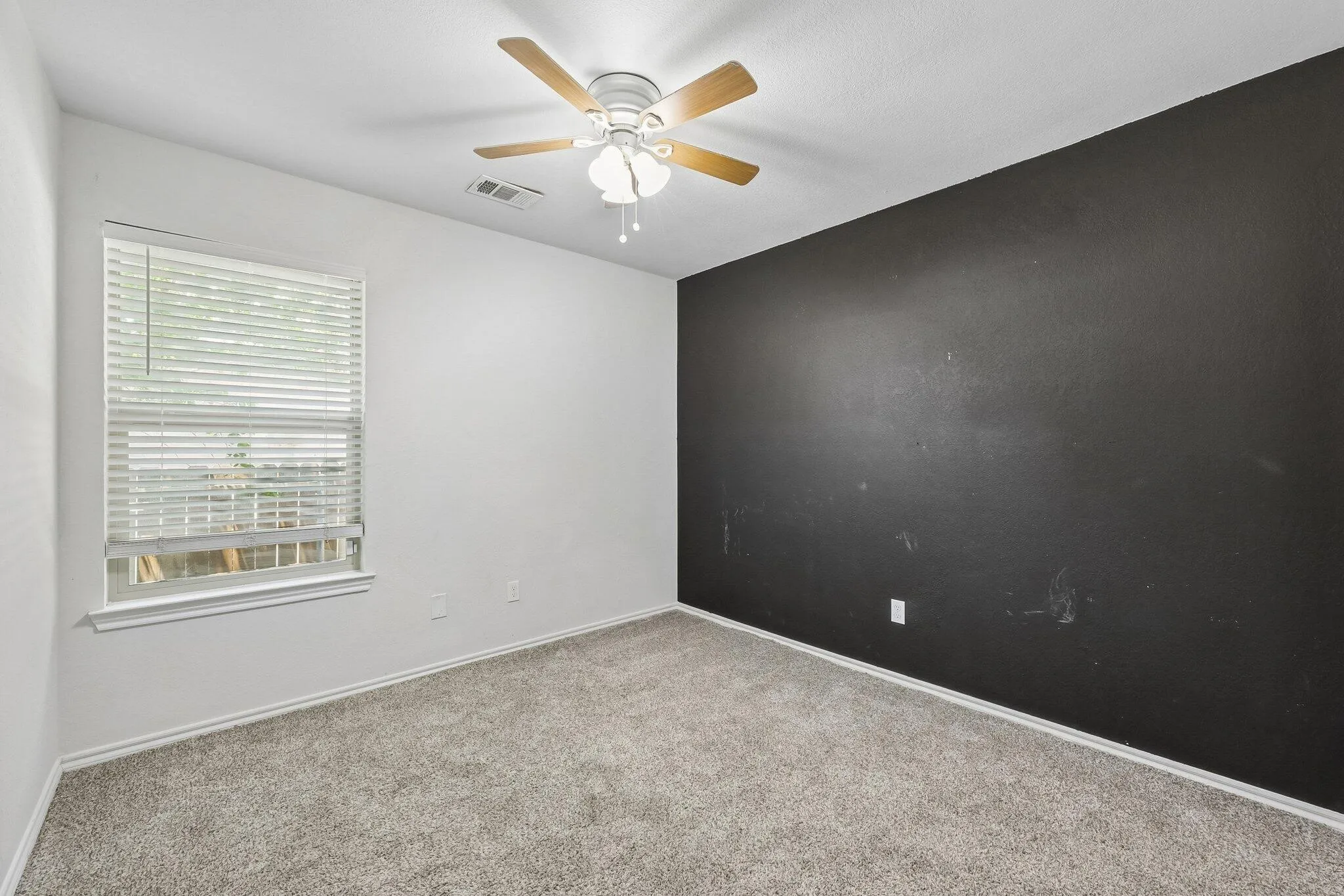 Single Family Residence For Sale in Tarrant County , 6833 Parkwood Drive, North Richland Hills, Texas 76182, 6 Bedroom, 3 Bathroom, 2 Garage spaces, 3,196 Sqft, built in 1986, mls#21347372, Real Estate Agent in North Richland Hills, Homes For Sale in Tarrant county, Homes For Sale in North Richland Hills, Realtor in North Richland Hills Texas, Real Estate Brokerage Independent Realty Texas, Luminita Cordes Realtor