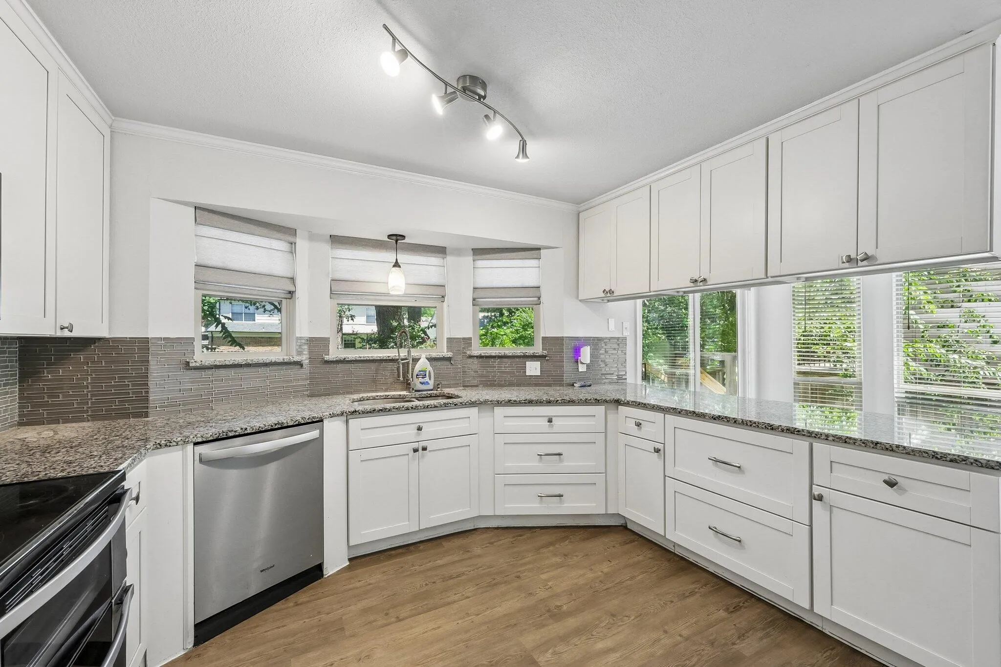 Single Family Residence For Sale in Tarrant County , 6833 Parkwood Drive, North Richland Hills, Texas 76182, 6 Bedroom, 3 Bathroom, 2 Garage spaces, 3,196 Sqft, built in 1986, mls#21347372, Real Estate Agent in North Richland Hills, Homes For Sale in Tarrant county, Homes For Sale in North Richland Hills, Realtor in North Richland Hills Texas, Real Estate Brokerage Independent Realty Texas, Luminita Cordes Realtor