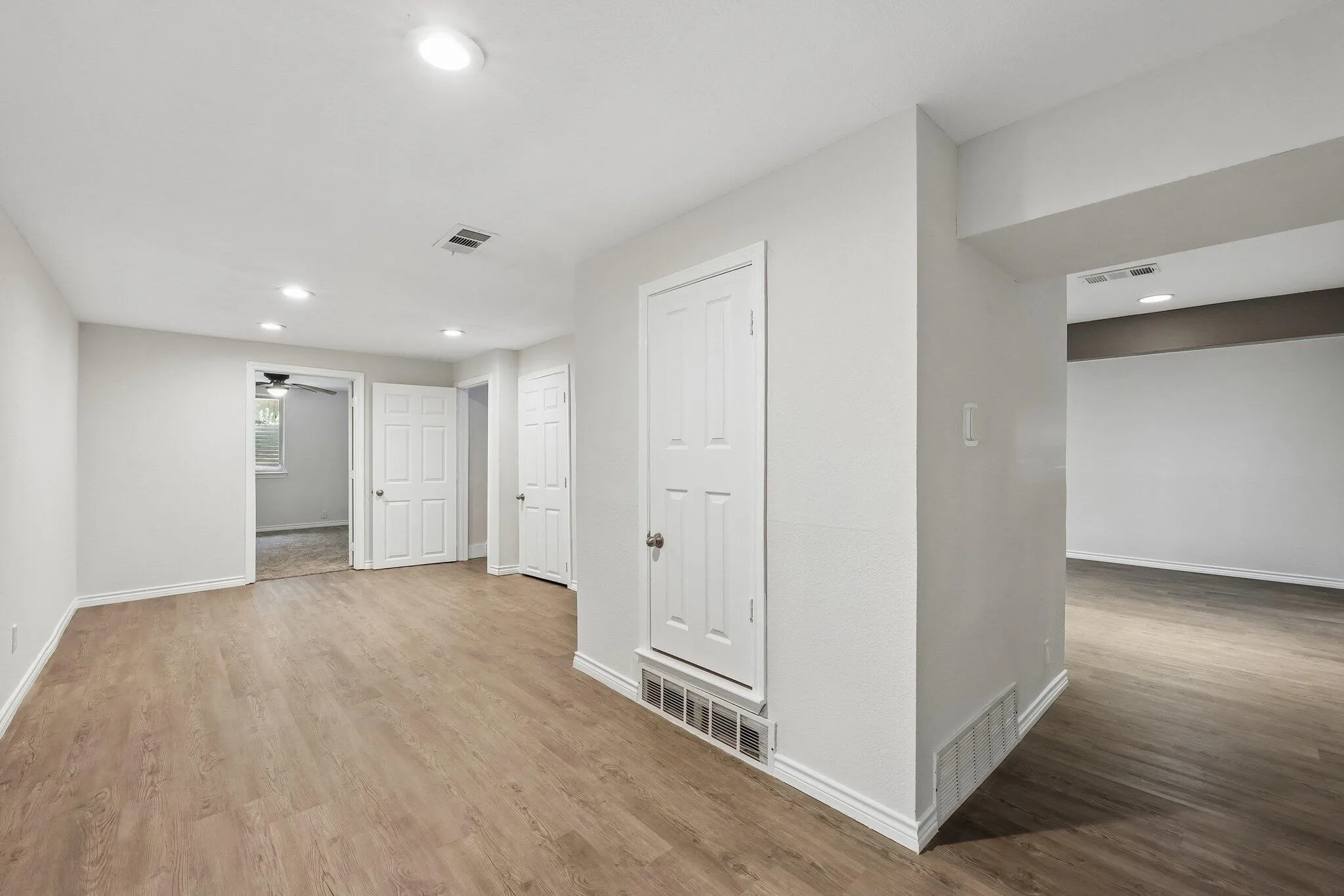 Single Family Residence For Sale in Tarrant County , 6833 Parkwood Drive, North Richland Hills, Texas 76182, 6 Bedroom, 3 Bathroom, 2 Garage spaces, 3,196 Sqft, built in 1986, mls#21347372, Real Estate Agent in North Richland Hills, Homes For Sale in Tarrant county, Homes For Sale in North Richland Hills, Realtor in North Richland Hills Texas, Real Estate Brokerage Independent Realty Texas, Luminita Cordes Realtor