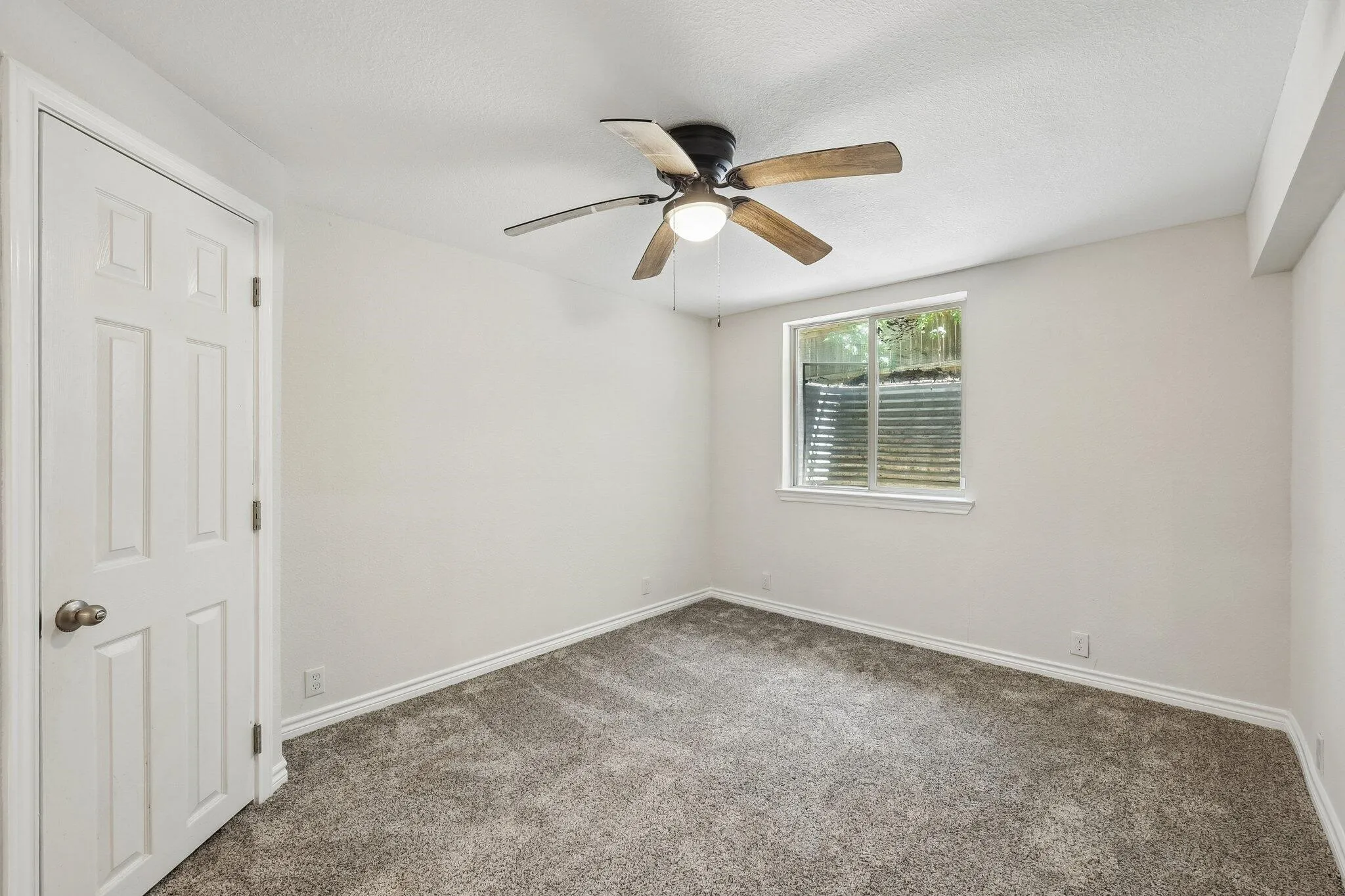 Single Family Residence For Sale in Tarrant County , 6833 Parkwood Drive, North Richland Hills, Texas 76182, 6 Bedroom, 3 Bathroom, 2 Garage spaces, 3,196 Sqft, built in 1986, mls#21347372, Real Estate Agent in North Richland Hills, Homes For Sale in Tarrant county, Homes For Sale in North Richland Hills, Realtor in North Richland Hills Texas, Real Estate Brokerage Independent Realty Texas, Luminita Cordes Realtor