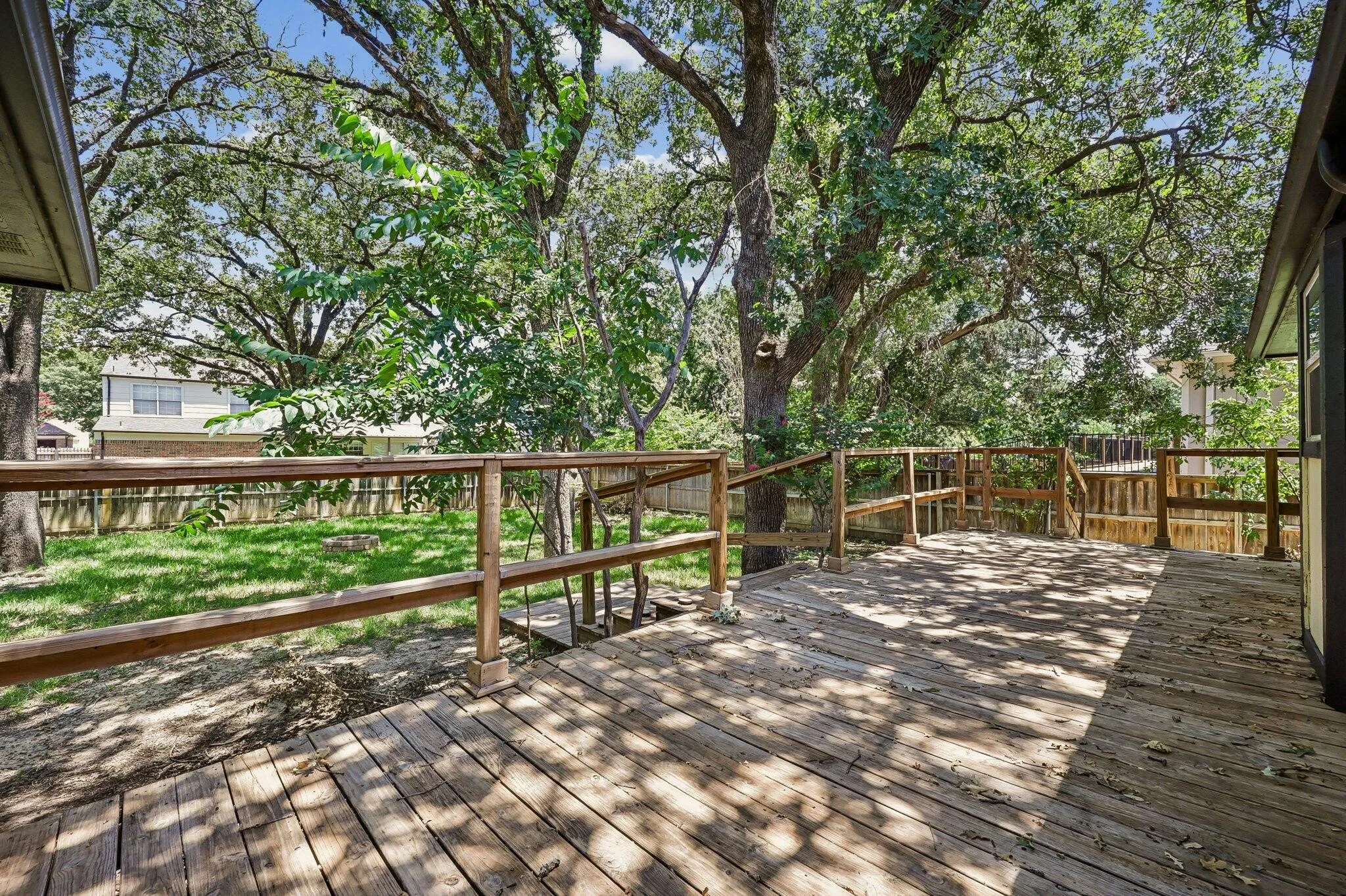 Single Family Residence For Sale in Tarrant County , 6833 Parkwood Drive, North Richland Hills, Texas 76182, 6 Bedroom, 3 Bathroom, 2 Garage spaces, 3,196 Sqft, built in 1986, mls#21347372, Real Estate Agent in North Richland Hills, Homes For Sale in Tarrant county, Homes For Sale in North Richland Hills, Realtor in North Richland Hills Texas, Real Estate Brokerage Independent Realty Texas, Luminita Cordes Realtor