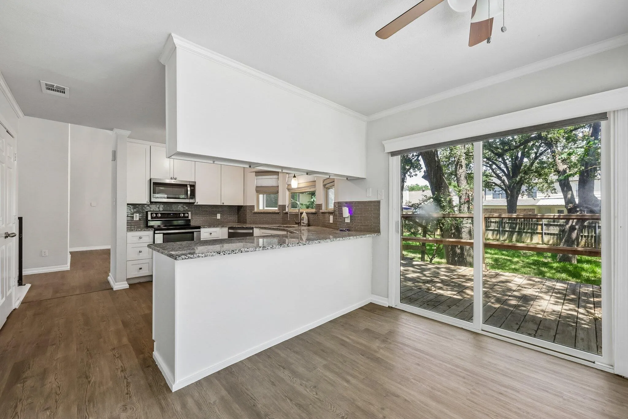 Single Family Residence For Sale in Tarrant County , 6833 Parkwood Drive, North Richland Hills, Texas 76182, 6 Bedroom, 3 Bathroom, 2 Garage spaces, 3,196 Sqft, built in 1986, mls#21347372, Real Estate Agent in North Richland Hills, Homes For Sale in Tarrant county, Homes For Sale in North Richland Hills, Realtor in North Richland Hills Texas, Real Estate Brokerage Independent Realty Texas, Luminita Cordes Realtor