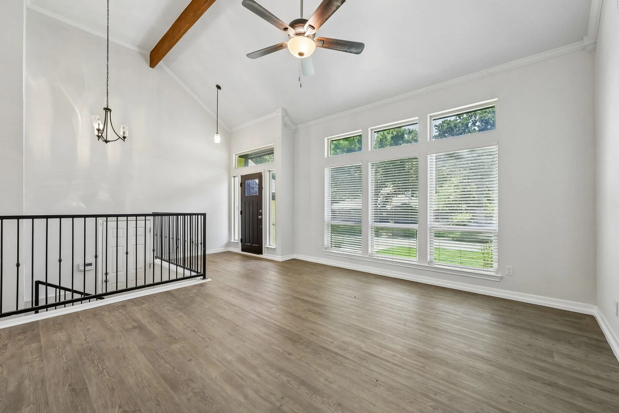 Single Family Residence For Sale in Tarrant County , 6833 Parkwood Drive, North Richland Hills, Texas 76182, 6 Bedroom, 3 Bathroom, 2 Garage spaces, 3,196 Sqft, built in 1986, mls#21347372, Real Estate Agent in North Richland Hills, Homes For Sale in Tarrant county, Homes For Sale in North Richland Hills, Realtor in North Richland Hills Texas, Real Estate Brokerage Independent Realty Texas, Luminita Cordes Realtor