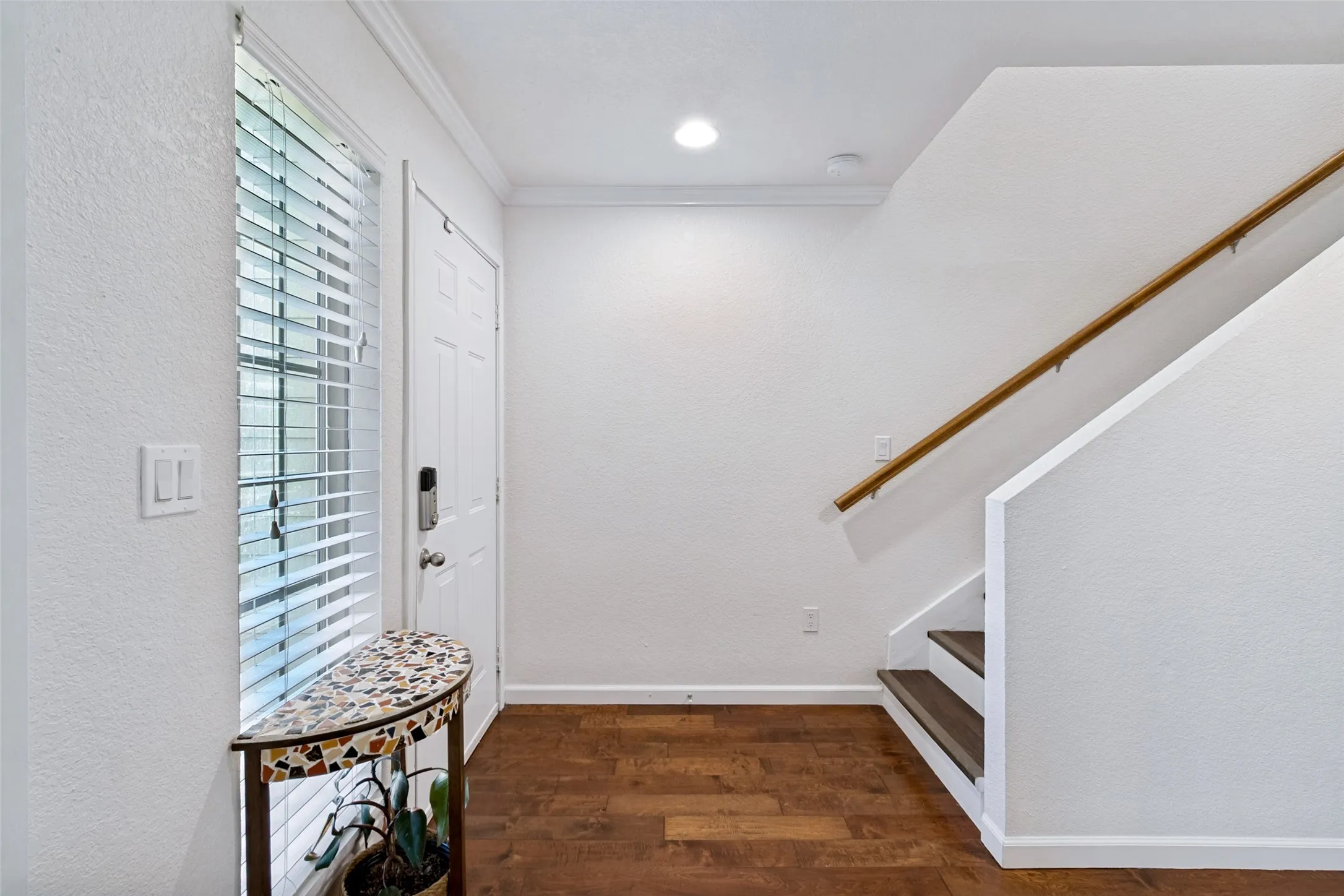 Townhouse For Sale in Dallas County , 9480 Timberleaf Drive, Dallas, Texas 75243, 3 Bedroom, 3 Bathroom, 2 Garage spaces, 2,004 Sqft, built in 1971, mls#21346202, Real Estate Agent in Dallas, Homes For Sale in Dallas county, Homes For Sale in Dallas, Realtor in Dallas Texas, Real Estate Brokerage Independent Realty Texas, Luminita Cordes Realtor