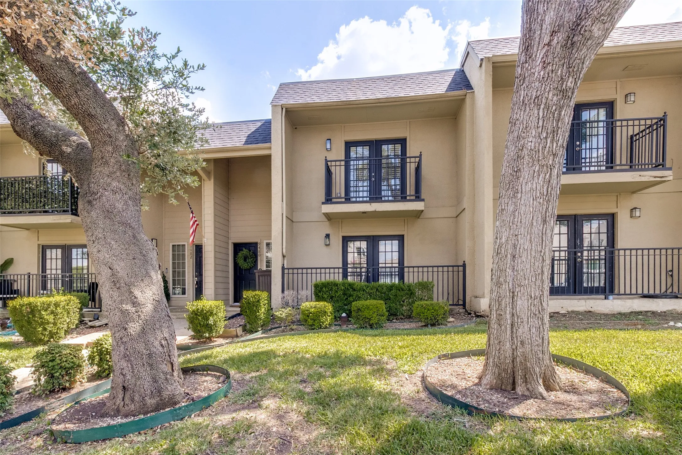 Townhouse For Sale in Dallas County , 9480 Timberleaf Drive, Dallas, Texas 75243, 3 Bedroom, 3 Bathroom, 2 Garage spaces, 2,004 Sqft, built in 1971, mls#21346202, Real Estate Agent in Dallas, Homes For Sale in Dallas county, Homes For Sale in Dallas, Realtor in Dallas Texas, Real Estate Brokerage Independent Realty Texas, Luminita Cordes Realtor