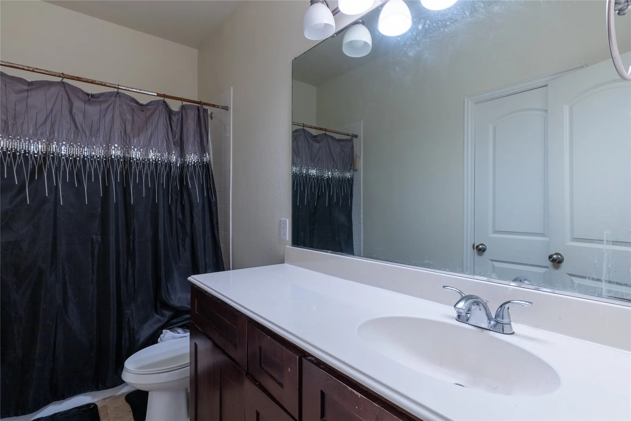 Single Family Residence For Sale in Denton County , 2529 Jacobson Drive, Lewisville, Texas 75067, 3 Bedroom, 4 Bathroom, 2 Garage spaces, 2,385 Sqft, built in 2007, mls#21347225, Real Estate Agent in Lewisville, Homes For Sale in Denton county, Homes For Sale in Lewisville, Realtor in Lewisville Texas, Real Estate Brokerage Independent Realty Texas, Luminita Cordes Realtor