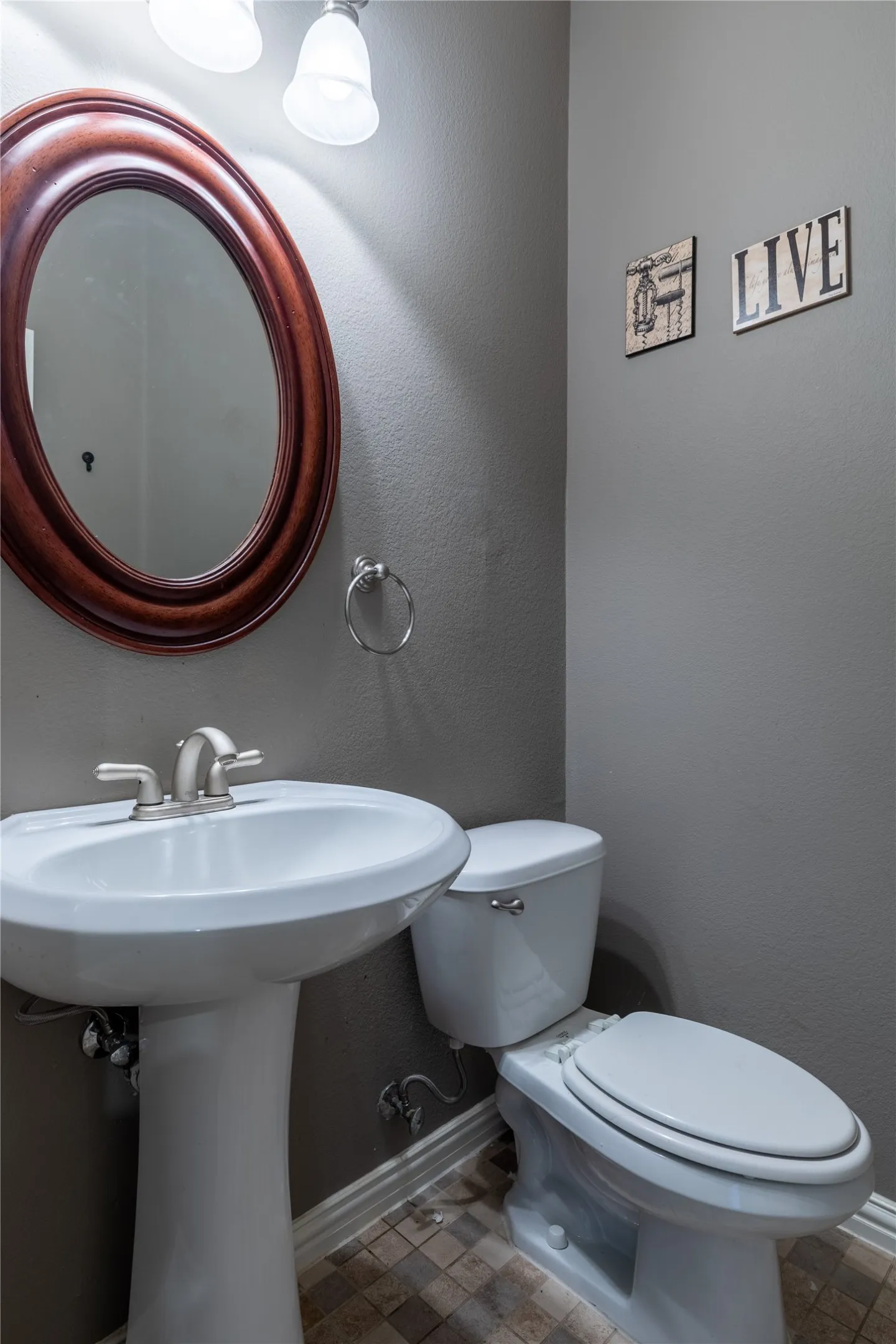 Single Family Residence For Sale in Denton County , 2529 Jacobson Drive, Lewisville, Texas 75067, 3 Bedroom, 4 Bathroom, 2 Garage spaces, 2,385 Sqft, built in 2007, mls#21347225, Real Estate Agent in Lewisville, Homes For Sale in Denton county, Homes For Sale in Lewisville, Realtor in Lewisville Texas, Real Estate Brokerage Independent Realty Texas, Luminita Cordes Realtor