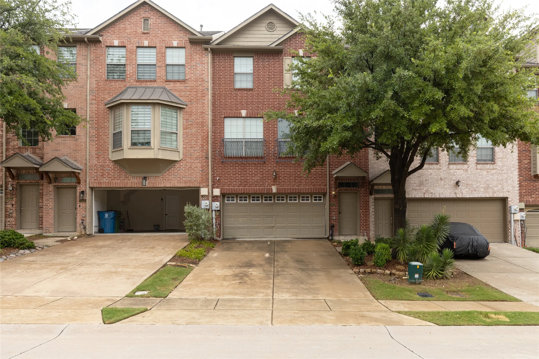 Single Family Residence For Sale in Denton County , 2529 Jacobson Drive, Lewisville, Texas 75067, 3 Bedroom, 4 Bathroom, 2 Garage spaces, 2,385 Sqft, built in 2007, mls#21347225, Real Estate Agent in Lewisville, Homes For Sale in Denton county, Homes For Sale in Lewisville, Realtor in Lewisville Texas, Real Estate Brokerage Independent Realty Texas, Luminita Cordes Realtor
