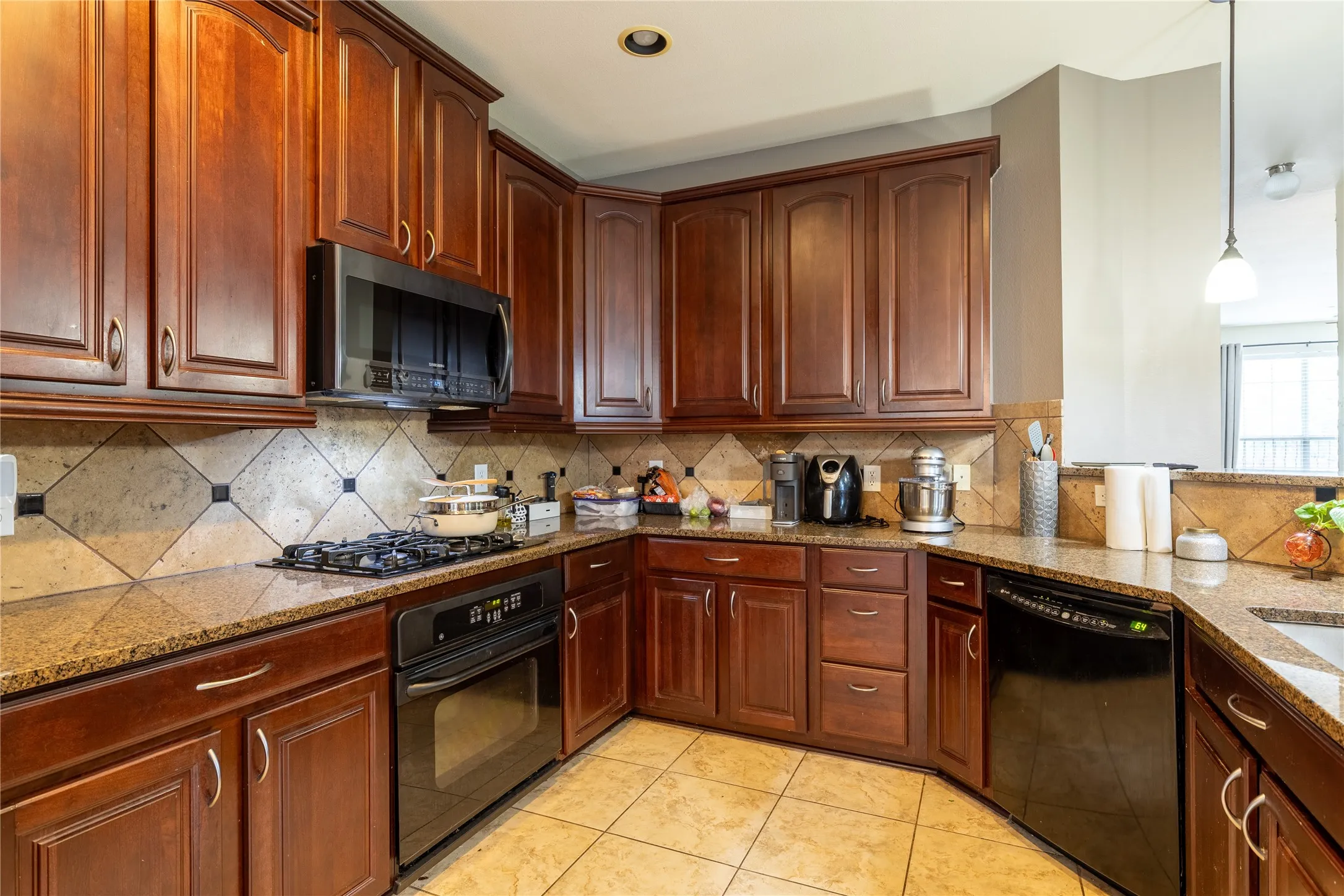 Single Family Residence For Sale in Denton County , 2529 Jacobson Drive, Lewisville, Texas 75067, 3 Bedroom, 4 Bathroom, 2 Garage spaces, 2,385 Sqft, built in 2007, mls#21347225, Real Estate Agent in Lewisville, Homes For Sale in Denton county, Homes For Sale in Lewisville, Realtor in Lewisville Texas, Real Estate Brokerage Independent Realty Texas, Luminita Cordes Realtor