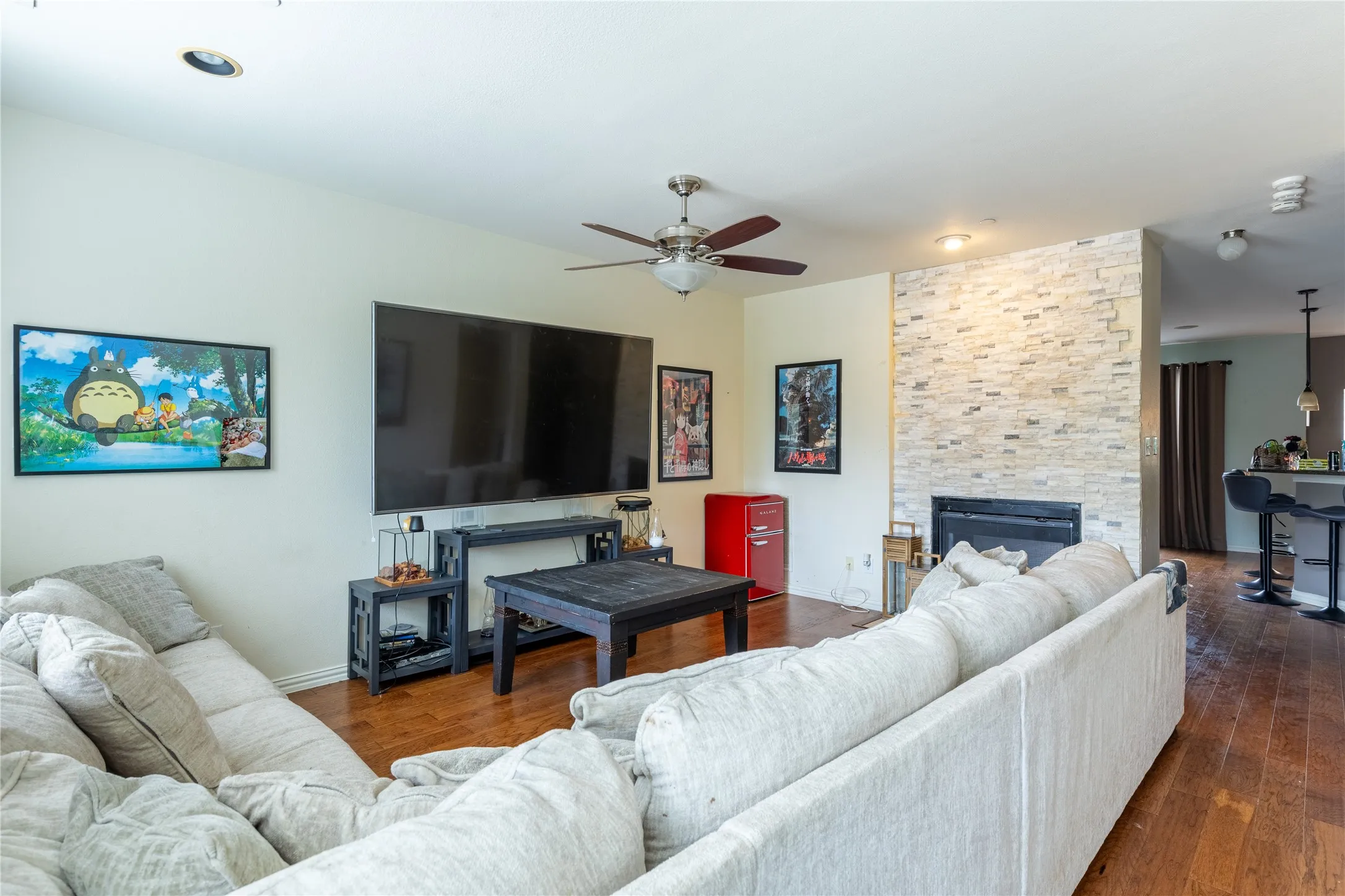Single Family Residence For Sale in Denton County , 2529 Jacobson Drive, Lewisville, Texas 75067, 3 Bedroom, 4 Bathroom, 2 Garage spaces, 2,385 Sqft, built in 2007, mls#21347225, Real Estate Agent in Lewisville, Homes For Sale in Denton county, Homes For Sale in Lewisville, Realtor in Lewisville Texas, Real Estate Brokerage Independent Realty Texas, Luminita Cordes Realtor