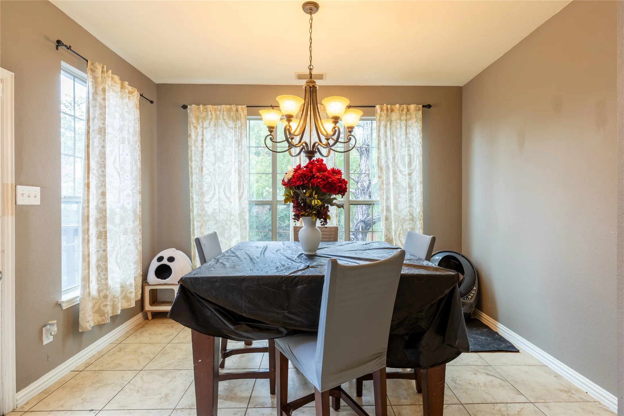 Single Family Residence For Sale in Denton County , 2529 Jacobson Drive, Lewisville, Texas 75067, 3 Bedroom, 4 Bathroom, 2 Garage spaces, 2,385 Sqft, built in 2007, mls#21347225, Real Estate Agent in Lewisville, Homes For Sale in Denton county, Homes For Sale in Lewisville, Realtor in Lewisville Texas, Real Estate Brokerage Independent Realty Texas, Luminita Cordes Realtor