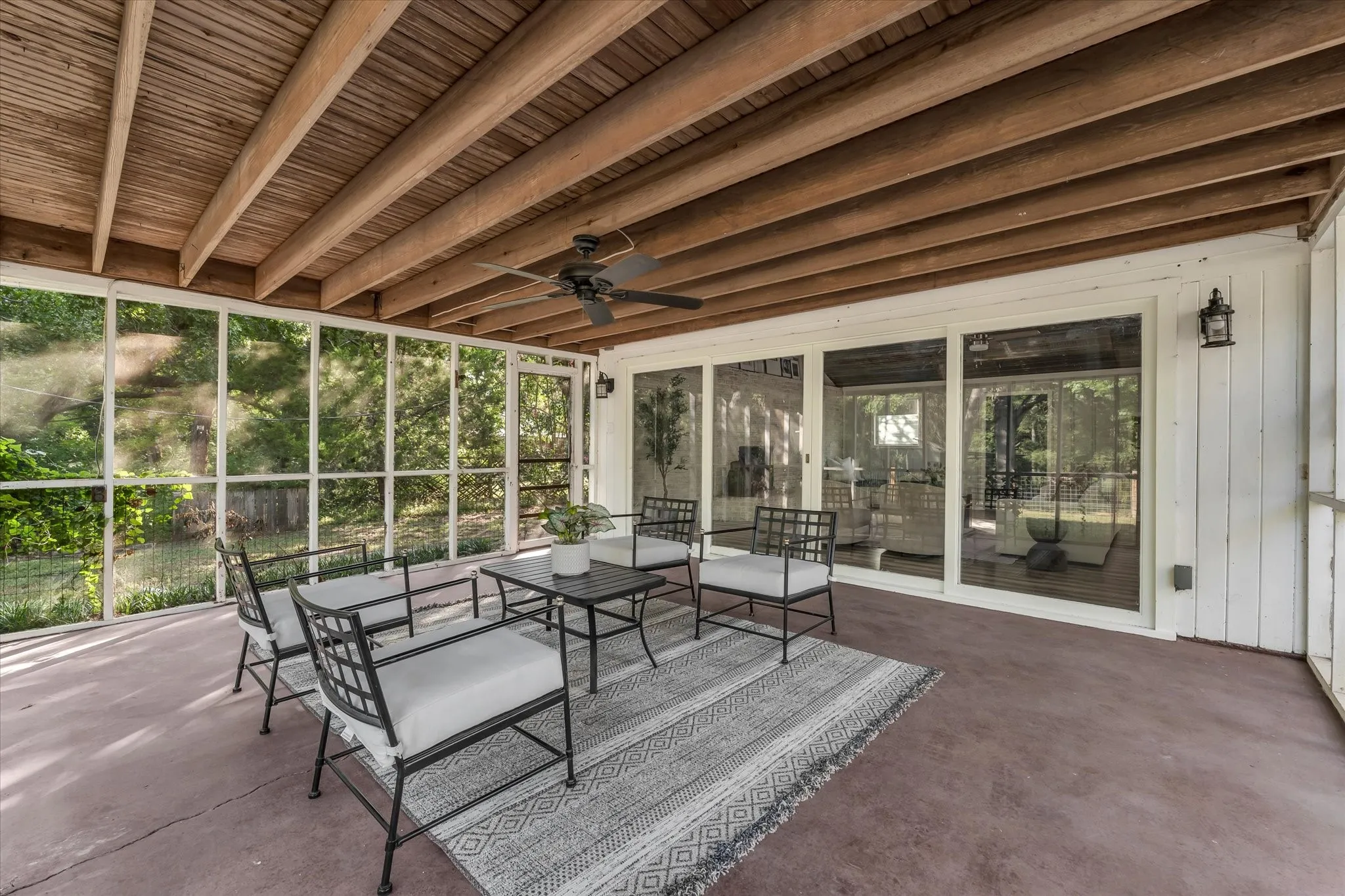 Single Family Residence For Sale in Mc Lennan County , 5625 Oakview Street, Waco, Texas 76710, 3 Bedroom, 2 Bathroom, Garage spaces, 2,124 Sqft, built in 1940, mls#21346818, Real Estate Agent in Waco, Homes For Sale in Mc Lennan county, Homes For Sale in Waco, Realtor in Waco Texas, Real Estate Brokerage Independent Realty Texas, Luminita Cordes Realtor