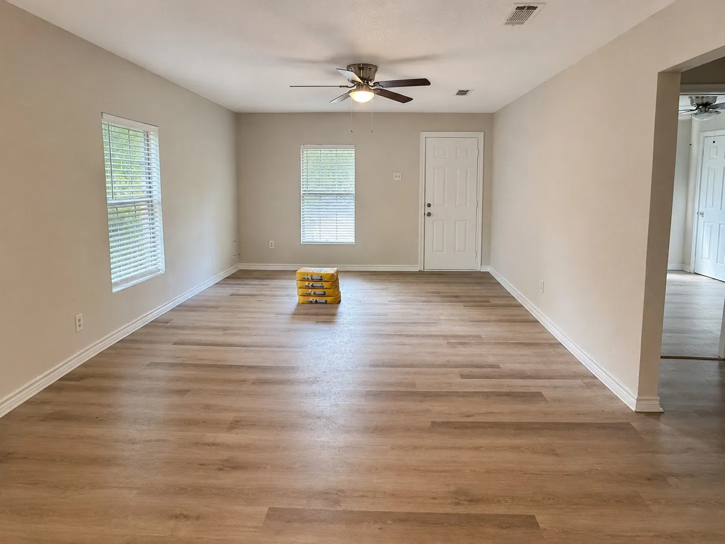 Single Family Residence For Sale in Mc Lennan County , 2321 Alexander Avenue, Waco, Texas 76708, 2 Bedroom, 1 Bathroom, Garage spaces, 840 Sqft, built in 1948, mls#21347352, Real Estate Agent in Waco, Homes For Sale in Mc Lennan county, Homes For Sale in Waco, Realtor in Waco Texas, Real Estate Brokerage Independent Realty Texas, Luminita Cordes Realtor