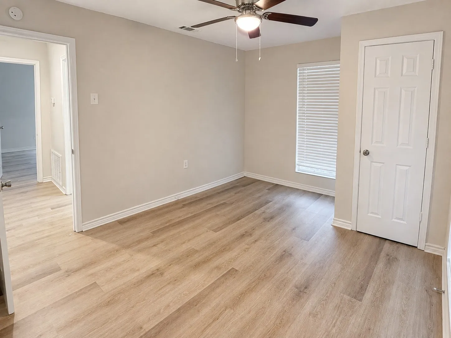 Single Family Residence For Sale in Mc Lennan County , 2321 Alexander Avenue, Waco, Texas 76708, 2 Bedroom, 1 Bathroom, Garage spaces, 840 Sqft, built in 1948, mls#21347352, Real Estate Agent in Waco, Homes For Sale in Mc Lennan county, Homes For Sale in Waco, Realtor in Waco Texas, Real Estate Brokerage Independent Realty Texas, Luminita Cordes Realtor