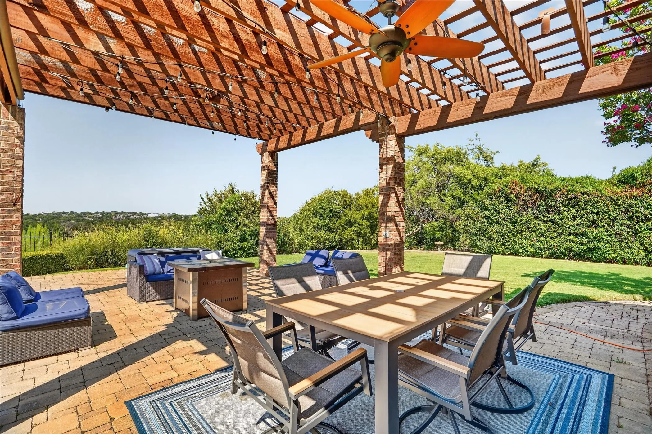 Single Family Residence For Sale in Tarrant County , 10808 Hawkins Home Boulevard, Benbrook, Texas 76126, 4 Bedroom, 5 Bathroom, 3 Garage spaces, 4,083 Sqft, built in 2004, mls#21347355, Real Estate Agent in Benbrook, Homes For Sale in Tarrant county, Homes For Sale in Benbrook, Realtor in Benbrook Texas, Real Estate Brokerage Independent Realty Texas, Luminita Cordes Realtor