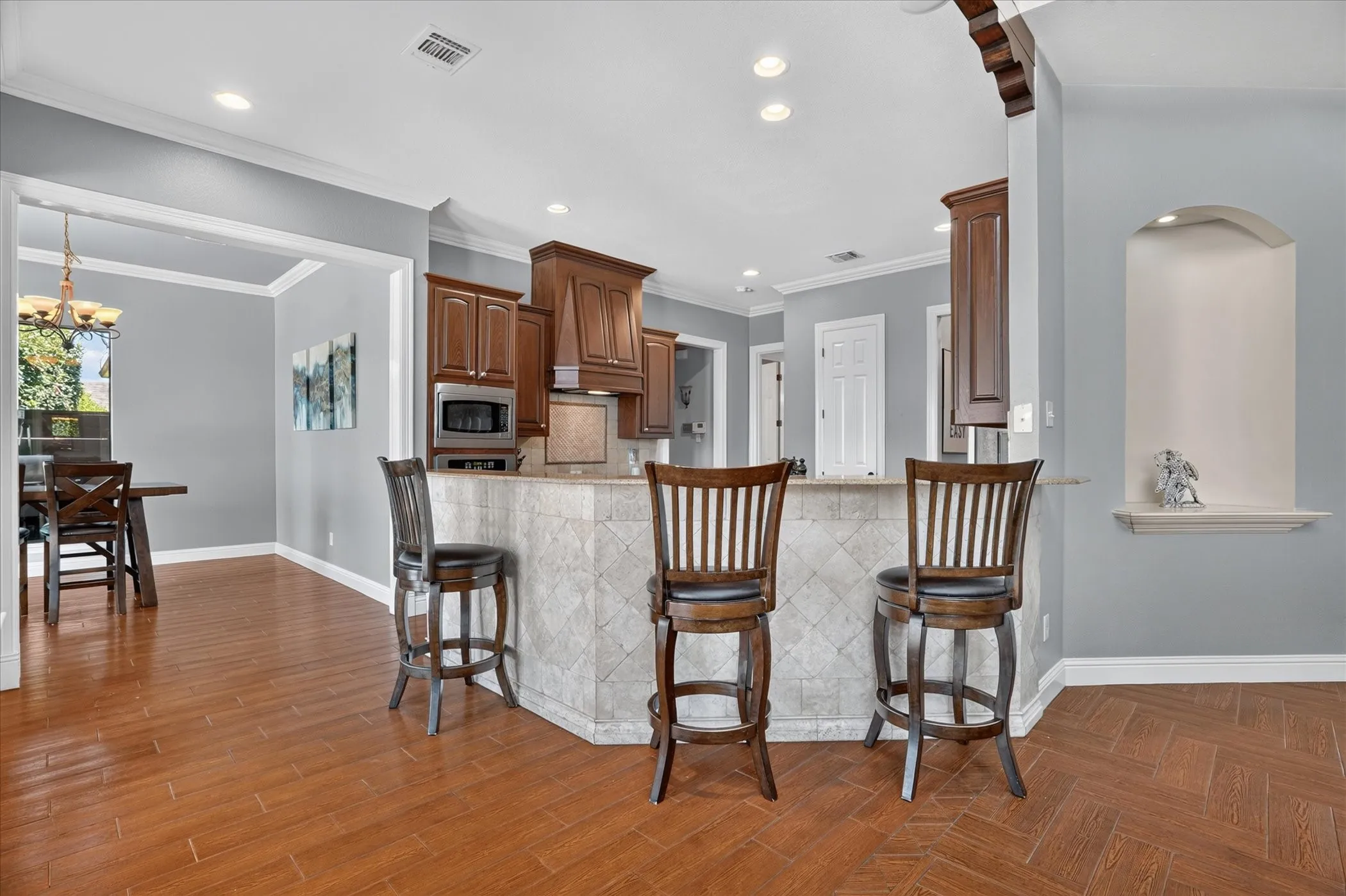 Single Family Residence For Sale in Tarrant County , 10808 Hawkins Home Boulevard, Benbrook, Texas 76126, 4 Bedroom, 5 Bathroom, 3 Garage spaces, 4,083 Sqft, built in 2004, mls#21347355, Real Estate Agent in Benbrook, Homes For Sale in Tarrant county, Homes For Sale in Benbrook, Realtor in Benbrook Texas, Real Estate Brokerage Independent Realty Texas, Luminita Cordes Realtor