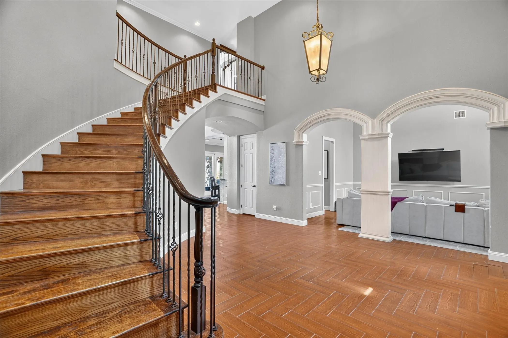 Single Family Residence For Sale in Tarrant County , 10808 Hawkins Home Boulevard, Benbrook, Texas 76126, 4 Bedroom, 5 Bathroom, 3 Garage spaces, 4,083 Sqft, built in 2004, mls#21347355, Real Estate Agent in Benbrook, Homes For Sale in Tarrant county, Homes For Sale in Benbrook, Realtor in Benbrook Texas, Real Estate Brokerage Independent Realty Texas, Luminita Cordes Realtor