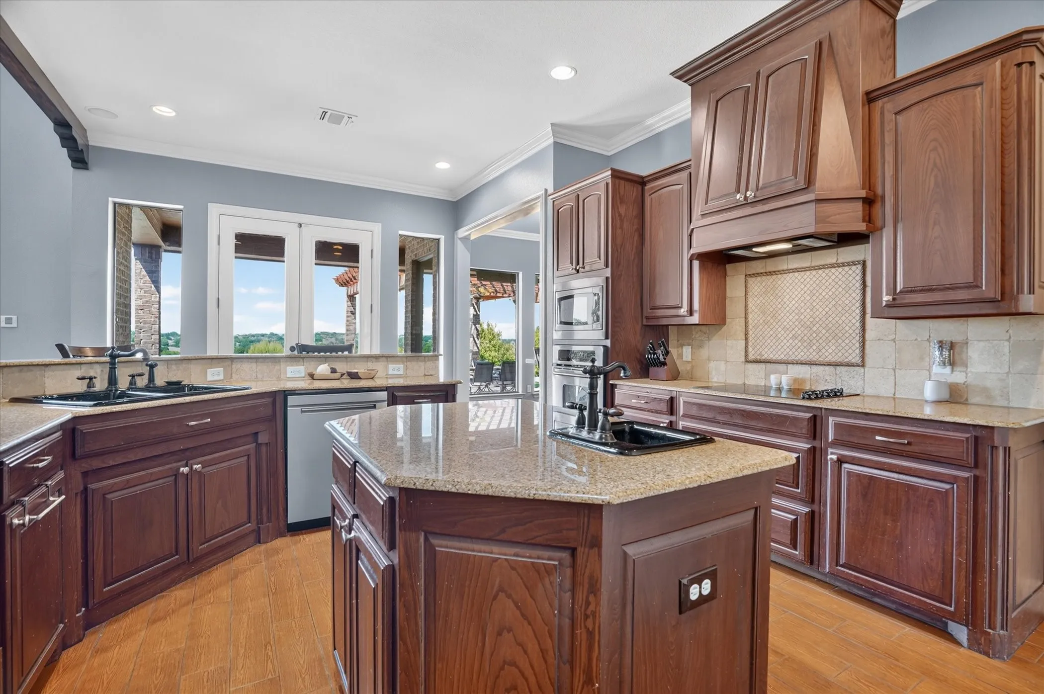Single Family Residence For Sale in Tarrant County , 10808 Hawkins Home Boulevard, Benbrook, Texas 76126, 4 Bedroom, 5 Bathroom, 3 Garage spaces, 4,083 Sqft, built in 2004, mls#21347355, Real Estate Agent in Benbrook, Homes For Sale in Tarrant county, Homes For Sale in Benbrook, Realtor in Benbrook Texas, Real Estate Brokerage Independent Realty Texas, Luminita Cordes Realtor