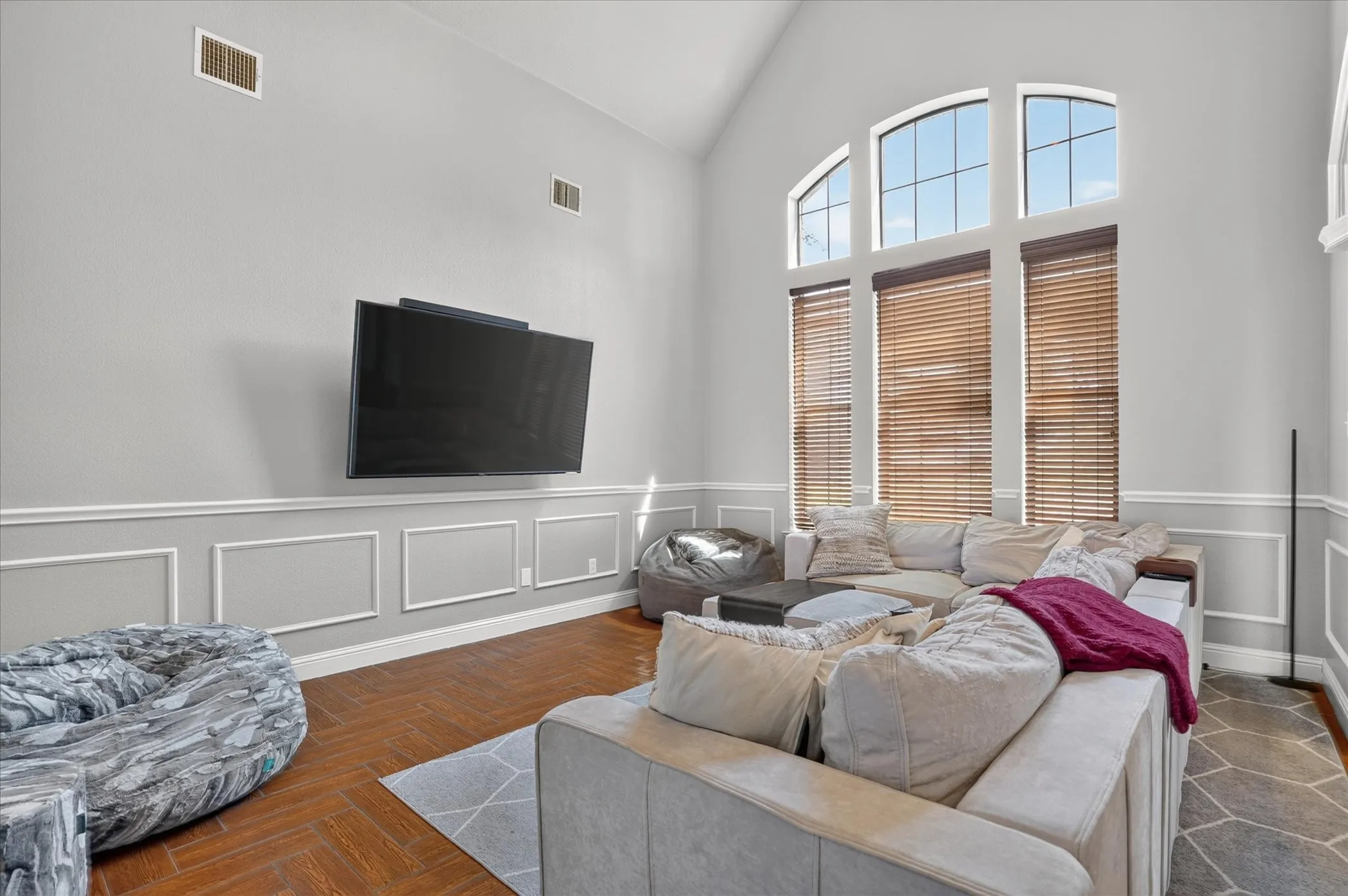 Single Family Residence For Sale in Tarrant County , 10808 Hawkins Home Boulevard, Benbrook, Texas 76126, 4 Bedroom, 5 Bathroom, 3 Garage spaces, 4,083 Sqft, built in 2004, mls#21347355, Real Estate Agent in Benbrook, Homes For Sale in Tarrant county, Homes For Sale in Benbrook, Realtor in Benbrook Texas, Real Estate Brokerage Independent Realty Texas, Luminita Cordes Realtor