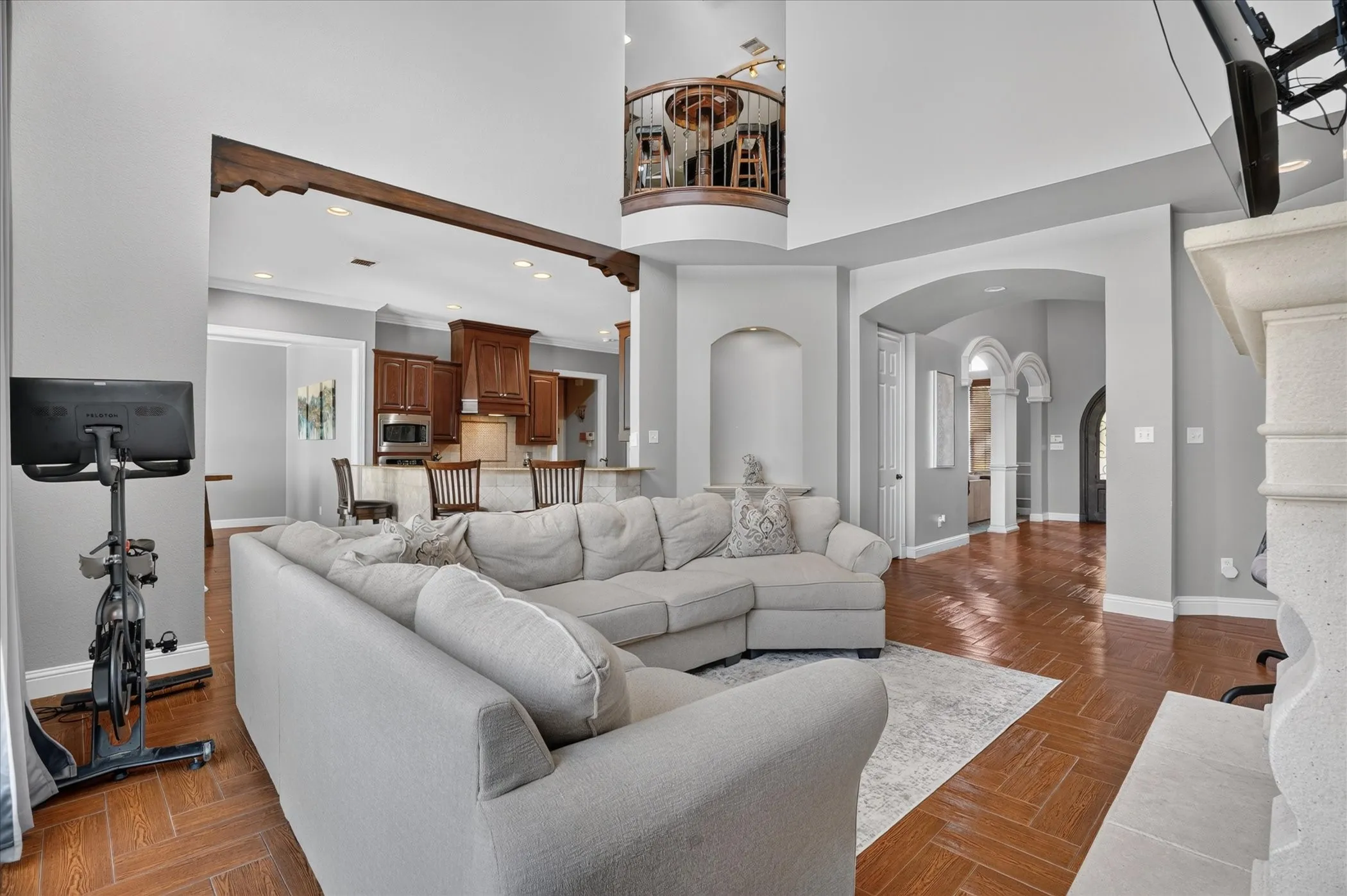 Single Family Residence For Sale in Tarrant County , 10808 Hawkins Home Boulevard, Benbrook, Texas 76126, 4 Bedroom, 5 Bathroom, 3 Garage spaces, 4,083 Sqft, built in 2004, mls#21347355, Real Estate Agent in Benbrook, Homes For Sale in Tarrant county, Homes For Sale in Benbrook, Realtor in Benbrook Texas, Real Estate Brokerage Independent Realty Texas, Luminita Cordes Realtor