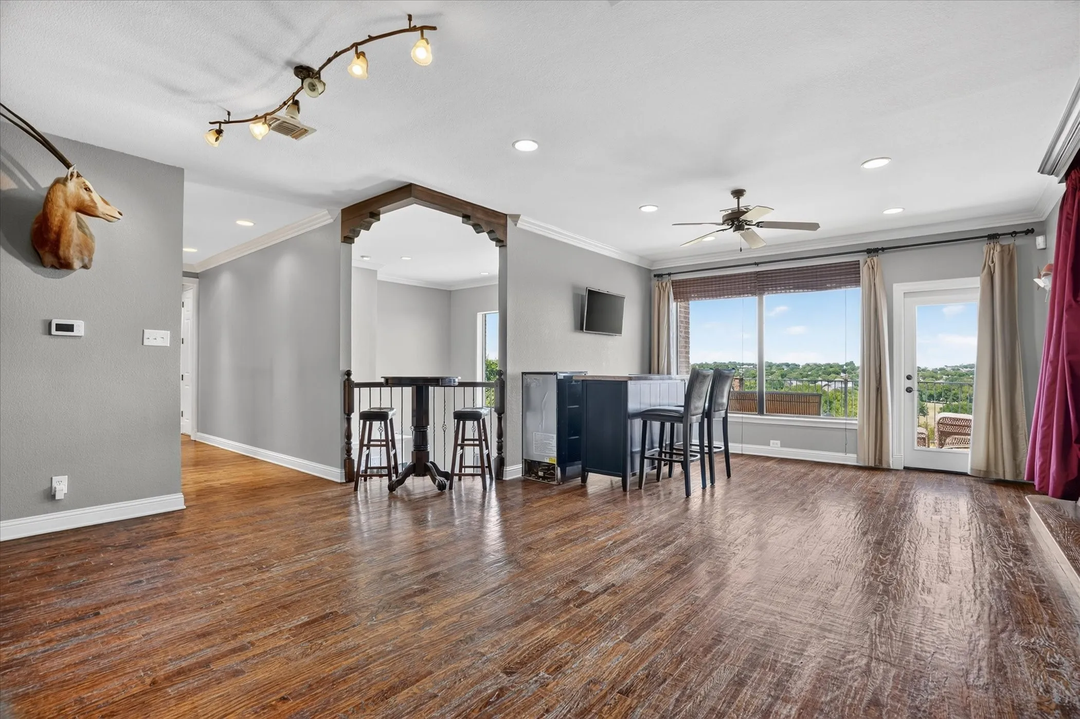 Single Family Residence For Sale in Tarrant County , 10808 Hawkins Home Boulevard, Benbrook, Texas 76126, 4 Bedroom, 5 Bathroom, 3 Garage spaces, 4,083 Sqft, built in 2004, mls#21347355, Real Estate Agent in Benbrook, Homes For Sale in Tarrant county, Homes For Sale in Benbrook, Realtor in Benbrook Texas, Real Estate Brokerage Independent Realty Texas, Luminita Cordes Realtor