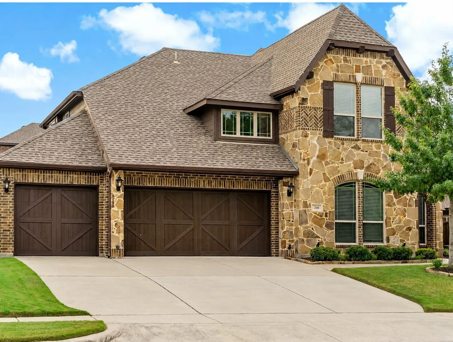 Single Family Residence For Sale in Collin County , 208 Gatwick Court, Wylie, Texas 75098, 6 Bedroom, 5 Bathroom, 3 Garage spaces, 3,858 Sqft, built in 2014, mls#21346347, Real Estate Agent in Wylie, Homes For Sale in Collin county, Homes For Sale in Wylie, Realtor in Wylie Texas, Real Estate Brokerage Independent Realty Texas, Luminita Cordes Realtor