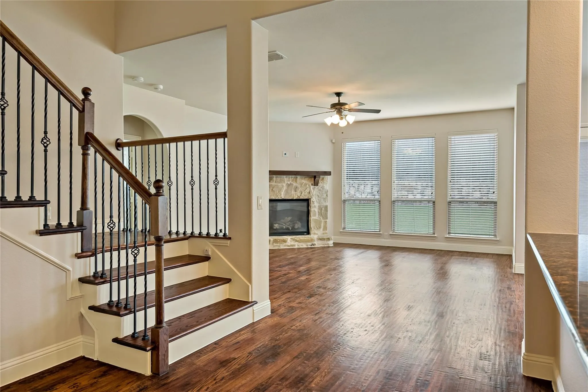 Single Family Residence For Sale in Collin County , 208 Gatwick Court, Wylie, Texas 75098, 6 Bedroom, 5 Bathroom, 3 Garage spaces, 3,858 Sqft, built in 2014, mls#21346347, Real Estate Agent in Wylie, Homes For Sale in Collin county, Homes For Sale in Wylie, Realtor in Wylie Texas, Real Estate Brokerage Independent Realty Texas, Luminita Cordes Realtor