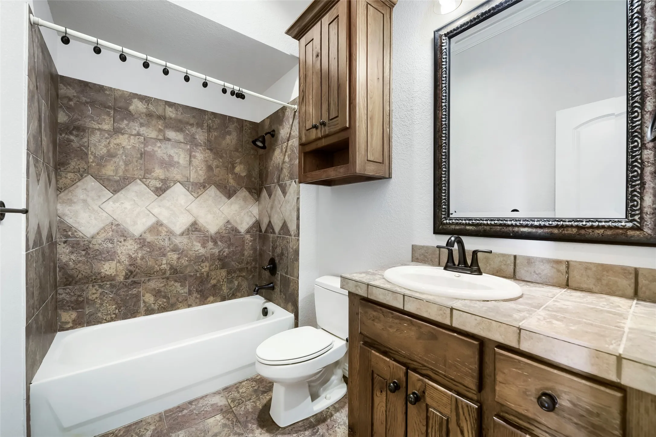 Single Family Residence For Sale in Tarrant County , 1501 Willow Tree Drive, Fort Worth, Texas 76052, 4 Bedroom, 4 Bathroom, 3 Garage spaces, 3,900 Sqft, built in 2004, mls#21345613, Real Estate Agent in Fort Worth, Homes For Sale in Tarrant county, Homes For Sale in Fort Worth, Realtor in Fort Worth Texas, Real Estate Brokerage Independent Realty Texas, Luminita Cordes Realtor
