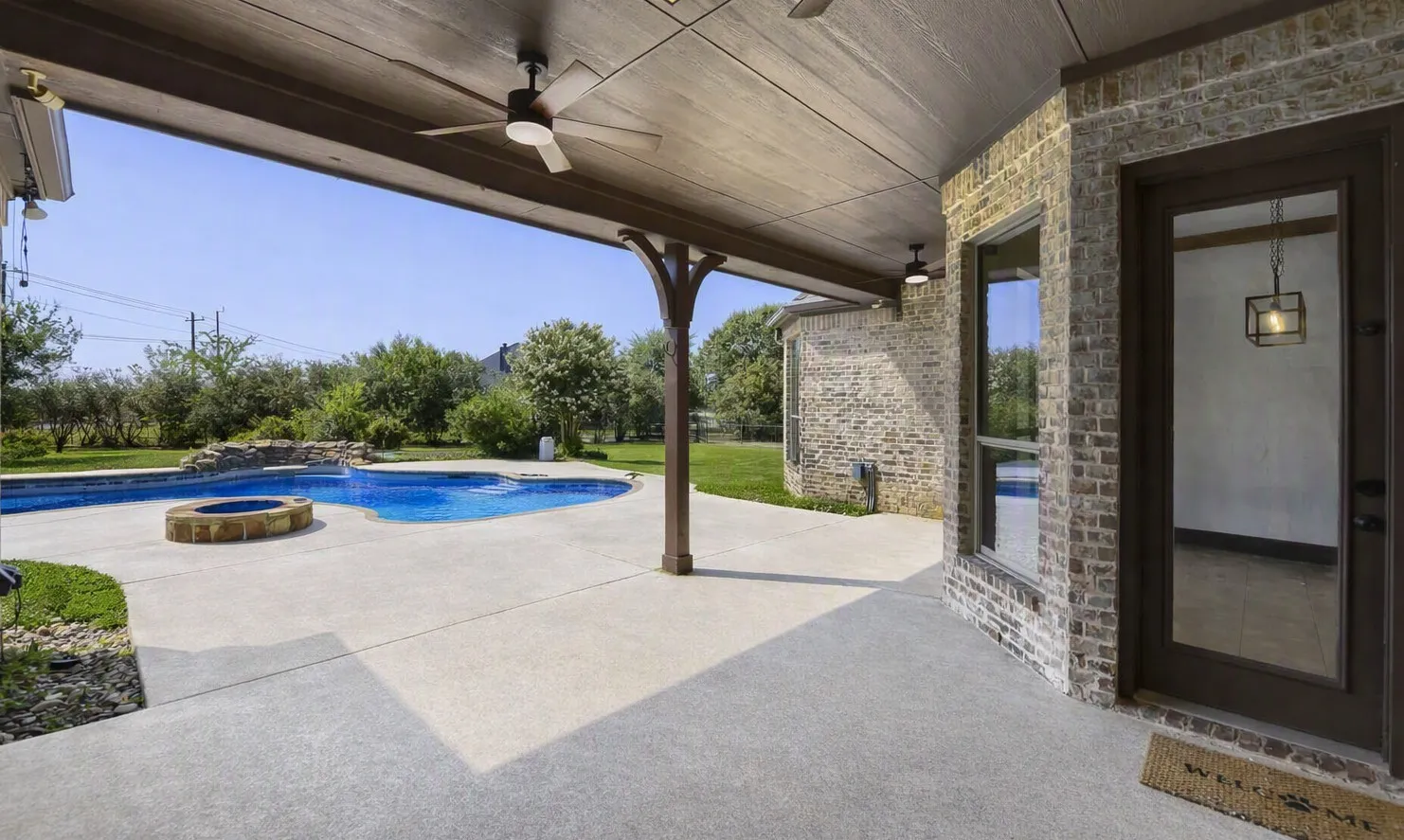 Single Family Residence For Sale in Tarrant County , 1501 Willow Tree Drive, Fort Worth, Texas 76052, 4 Bedroom, 4 Bathroom, 3 Garage spaces, 3,900 Sqft, built in 2004, mls#21345613, Real Estate Agent in Fort Worth, Homes For Sale in Tarrant county, Homes For Sale in Fort Worth, Realtor in Fort Worth Texas, Real Estate Brokerage Independent Realty Texas, Luminita Cordes Realtor