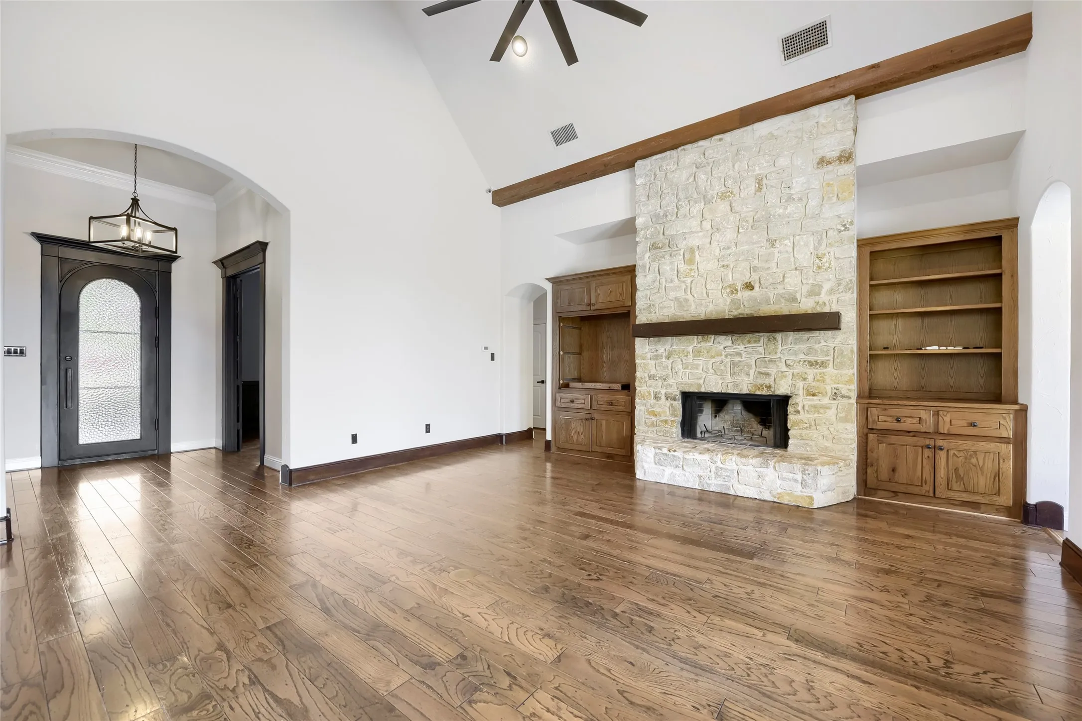Single Family Residence For Sale in Tarrant County , 1501 Willow Tree Drive, Fort Worth, Texas 76052, 4 Bedroom, 4 Bathroom, 3 Garage spaces, 3,900 Sqft, built in 2004, mls#21345613, Real Estate Agent in Fort Worth, Homes For Sale in Tarrant county, Homes For Sale in Fort Worth, Realtor in Fort Worth Texas, Real Estate Brokerage Independent Realty Texas, Luminita Cordes Realtor