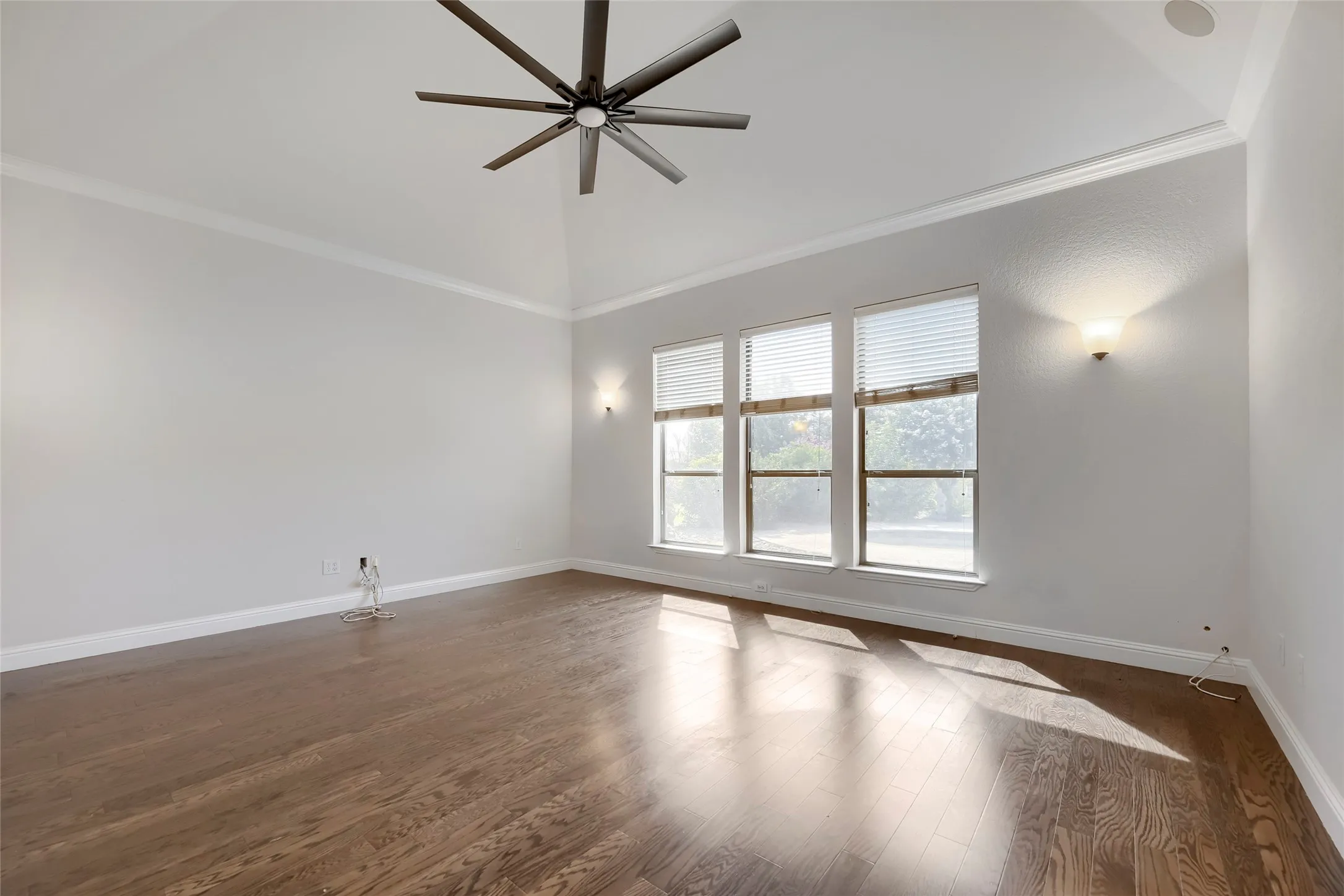Single Family Residence For Sale in Tarrant County , 1501 Willow Tree Drive, Fort Worth, Texas 76052, 4 Bedroom, 4 Bathroom, 3 Garage spaces, 3,900 Sqft, built in 2004, mls#21345613, Real Estate Agent in Fort Worth, Homes For Sale in Tarrant county, Homes For Sale in Fort Worth, Realtor in Fort Worth Texas, Real Estate Brokerage Independent Realty Texas, Luminita Cordes Realtor
