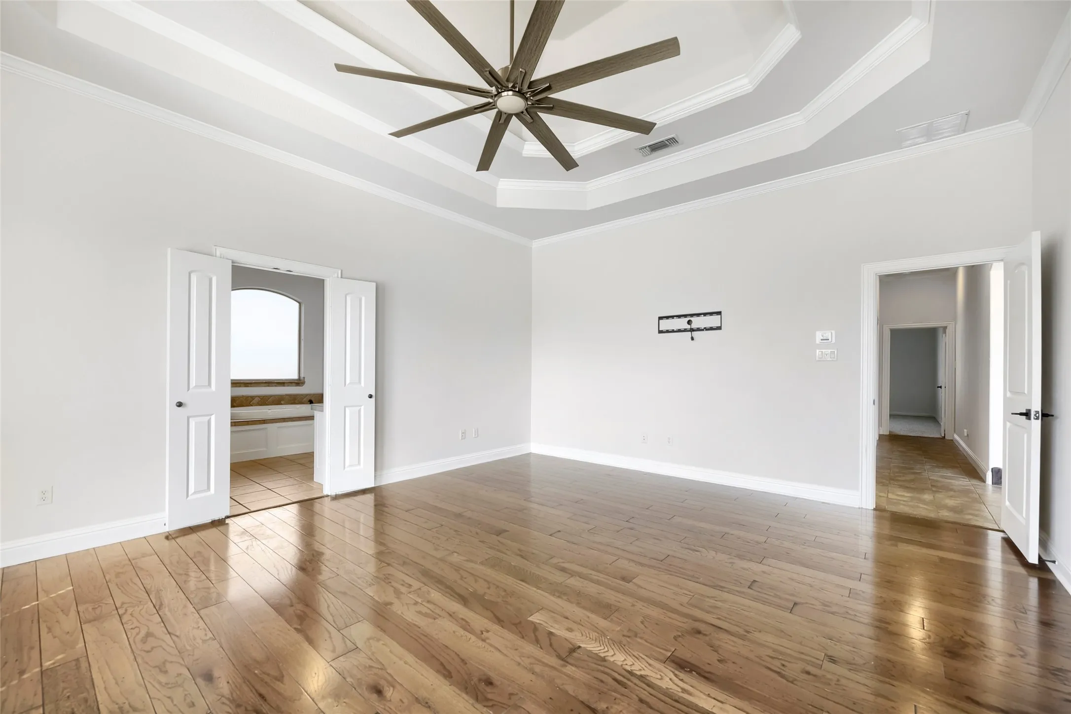 Single Family Residence For Sale in Tarrant County , 1501 Willow Tree Drive, Fort Worth, Texas 76052, 4 Bedroom, 4 Bathroom, 3 Garage spaces, 3,900 Sqft, built in 2004, mls#21345613, Real Estate Agent in Fort Worth, Homes For Sale in Tarrant county, Homes For Sale in Fort Worth, Realtor in Fort Worth Texas, Real Estate Brokerage Independent Realty Texas, Luminita Cordes Realtor