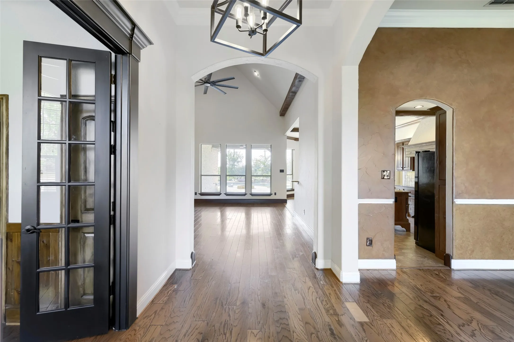 Single Family Residence For Sale in Tarrant County , 1501 Willow Tree Drive, Fort Worth, Texas 76052, 4 Bedroom, 4 Bathroom, 3 Garage spaces, 3,900 Sqft, built in 2004, mls#21345613, Real Estate Agent in Fort Worth, Homes For Sale in Tarrant county, Homes For Sale in Fort Worth, Realtor in Fort Worth Texas, Real Estate Brokerage Independent Realty Texas, Luminita Cordes Realtor
