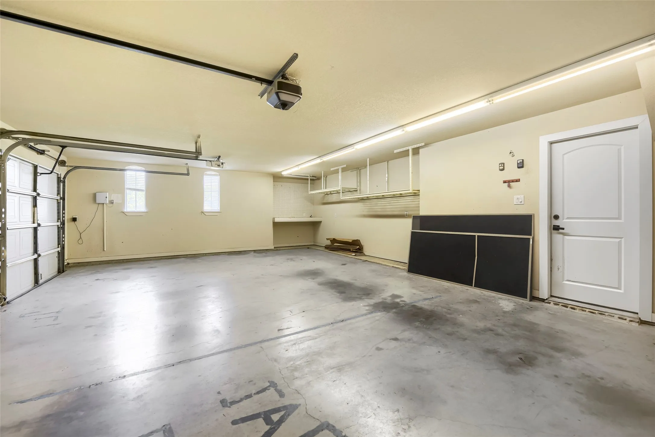 Single Family Residence For Sale in Tarrant County , 1501 Willow Tree Drive, Fort Worth, Texas 76052, 4 Bedroom, 4 Bathroom, 3 Garage spaces, 3,900 Sqft, built in 2004, mls#21345613, Real Estate Agent in Fort Worth, Homes For Sale in Tarrant county, Homes For Sale in Fort Worth, Realtor in Fort Worth Texas, Real Estate Brokerage Independent Realty Texas, Luminita Cordes Realtor