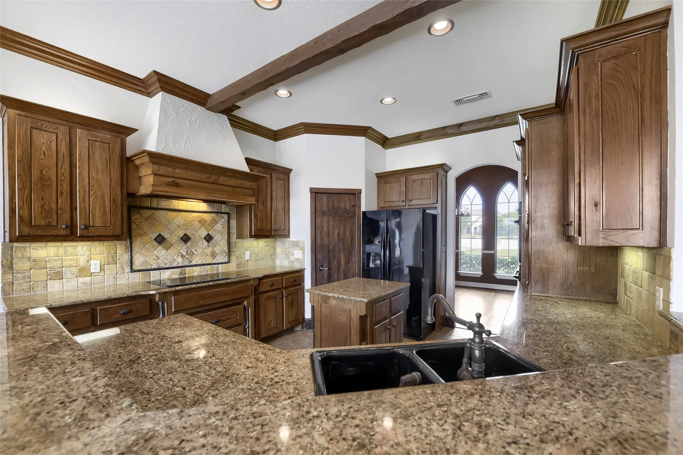 Single Family Residence For Sale in Tarrant County , 1501 Willow Tree Drive, Fort Worth, Texas 76052, 4 Bedroom, 4 Bathroom, 3 Garage spaces, 3,900 Sqft, built in 2004, mls#21345613, Real Estate Agent in Fort Worth, Homes For Sale in Tarrant county, Homes For Sale in Fort Worth, Realtor in Fort Worth Texas, Real Estate Brokerage Independent Realty Texas, Luminita Cordes Realtor