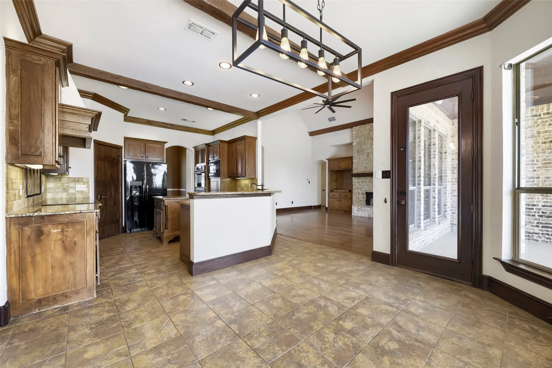 Single Family Residence For Sale in Tarrant County , 1501 Willow Tree Drive, Fort Worth, Texas 76052, 4 Bedroom, 4 Bathroom, 3 Garage spaces, 3,900 Sqft, built in 2004, mls#21345613, Real Estate Agent in Fort Worth, Homes For Sale in Tarrant county, Homes For Sale in Fort Worth, Realtor in Fort Worth Texas, Real Estate Brokerage Independent Realty Texas, Luminita Cordes Realtor